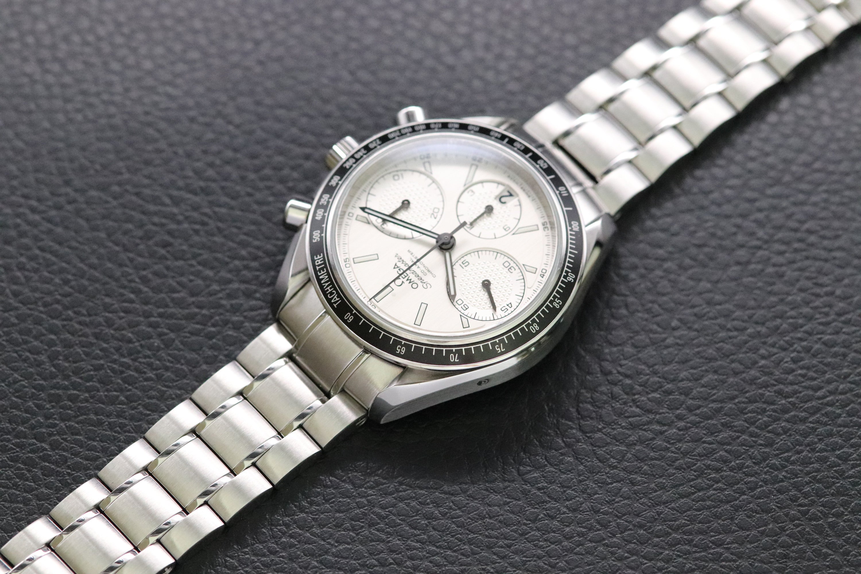 Omega Speedmaster Racing 326.30.40.50.02.001 Albino 2023 Papers