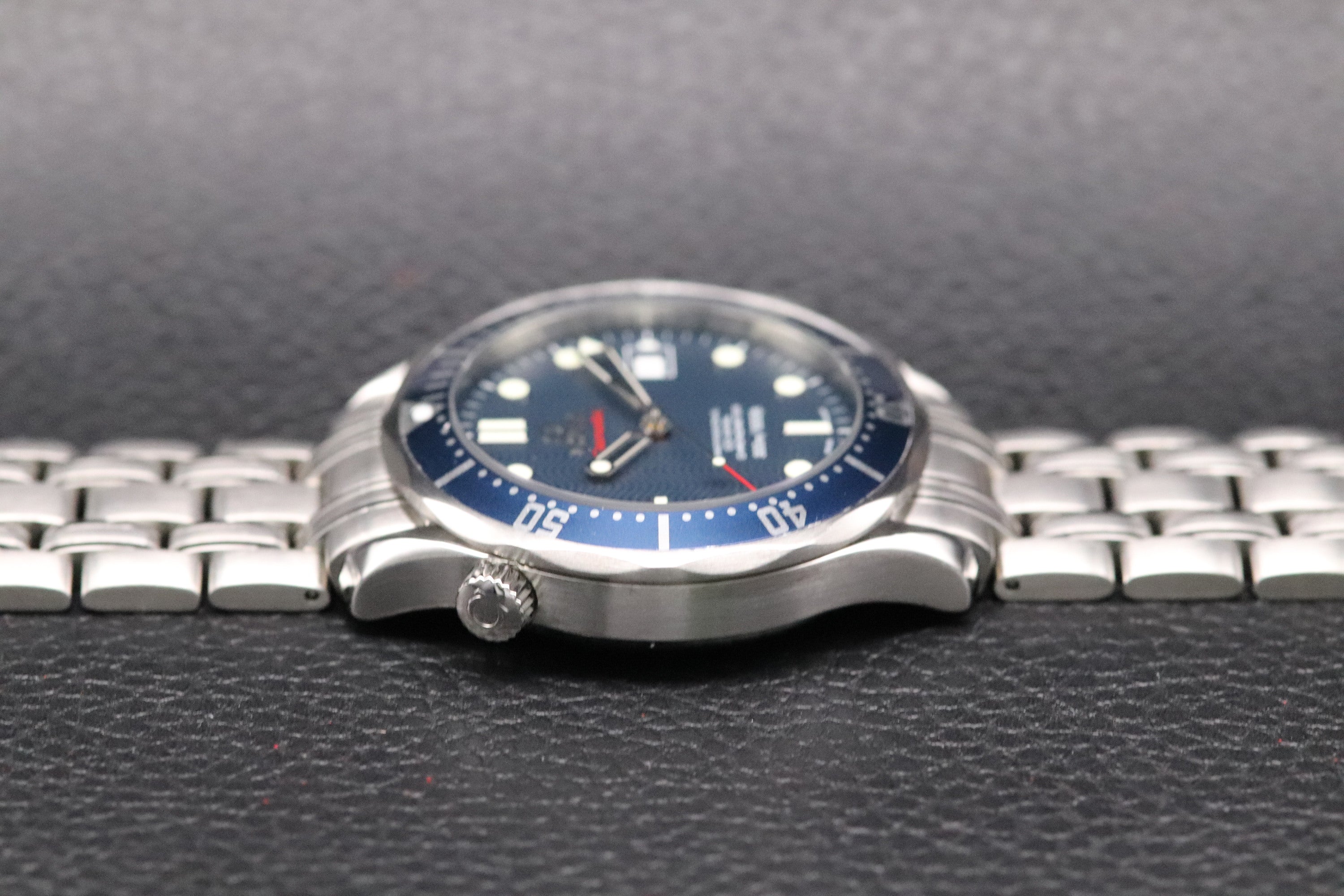 Omega Seamaster Diver 2220.80 Blue Dial 2009