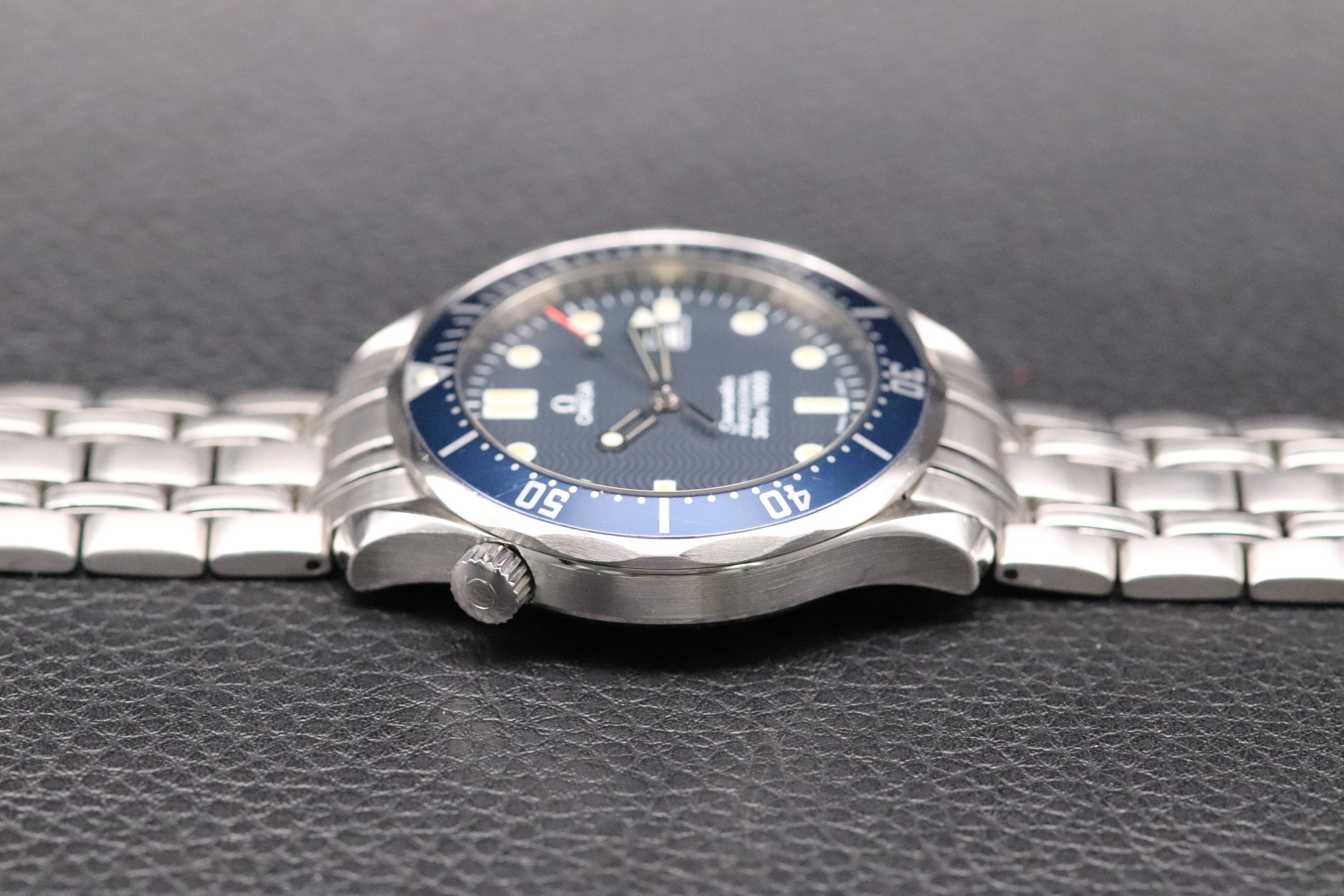 Omega Seamaster James Bond 2541.80 Papers 1996