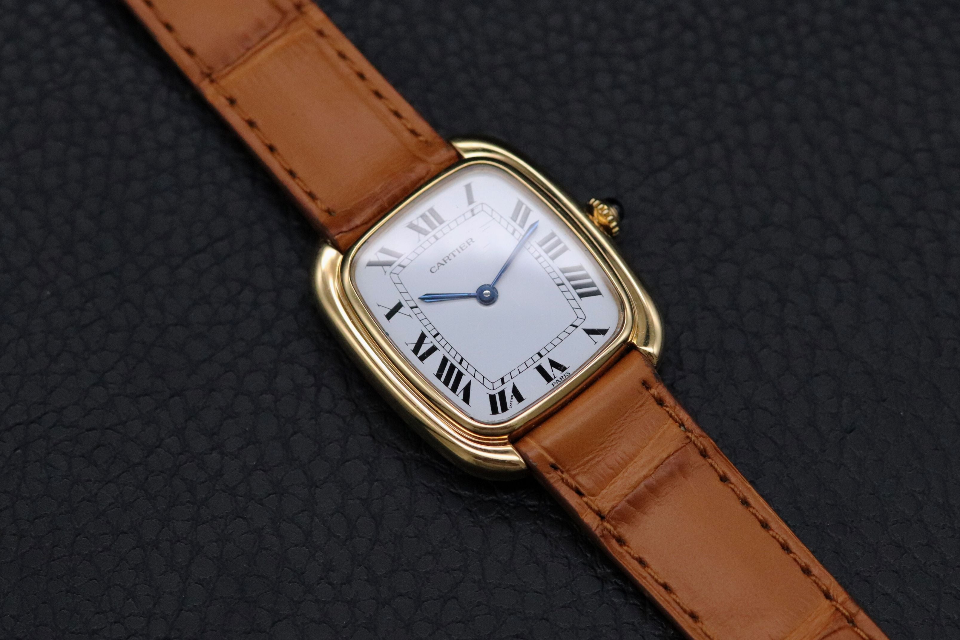 Cartier Gondole Vertical 17010 Medium