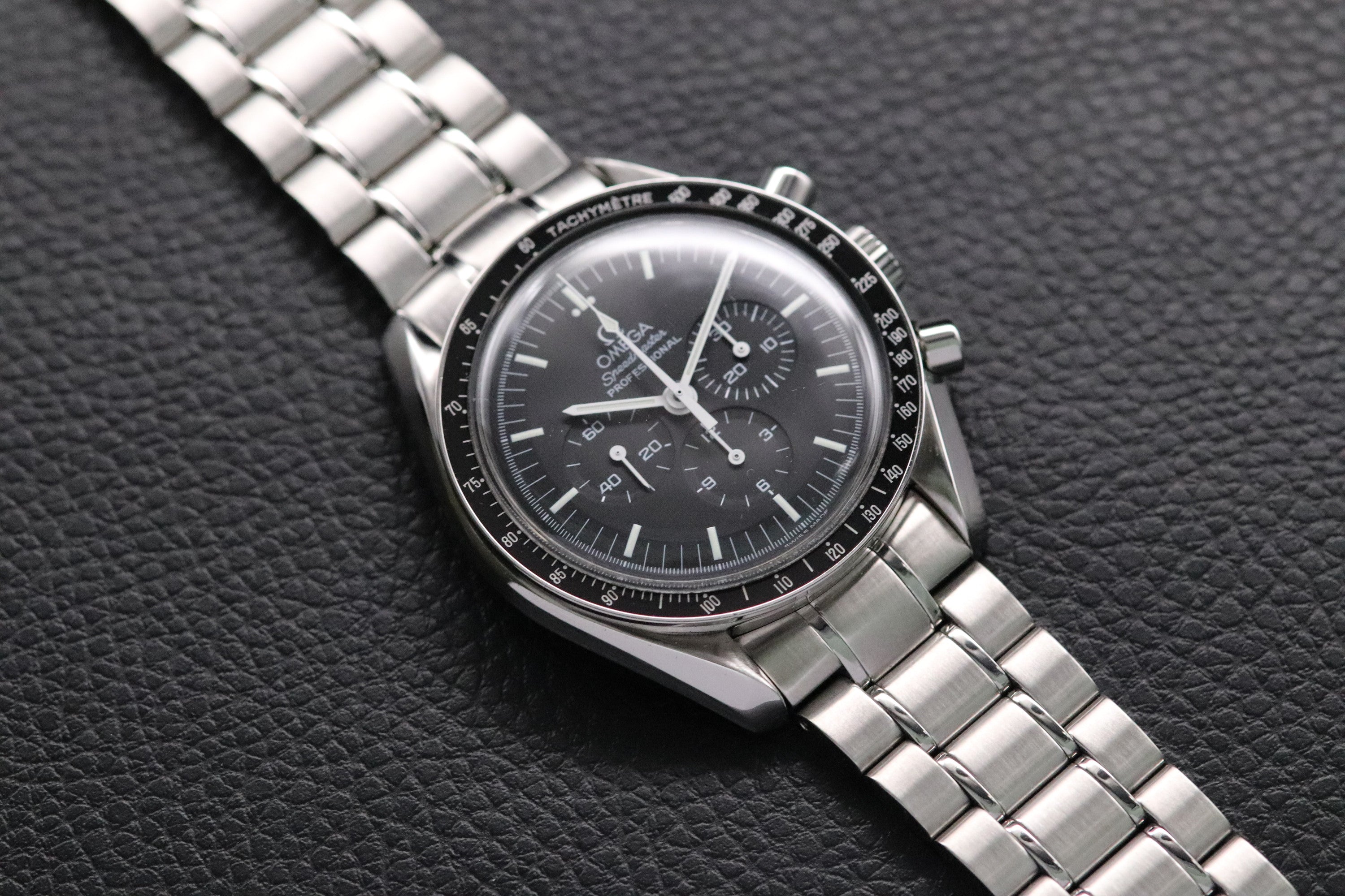 Omega Speedmaster Moonwatch 3572.50 Glass Bottom 2005