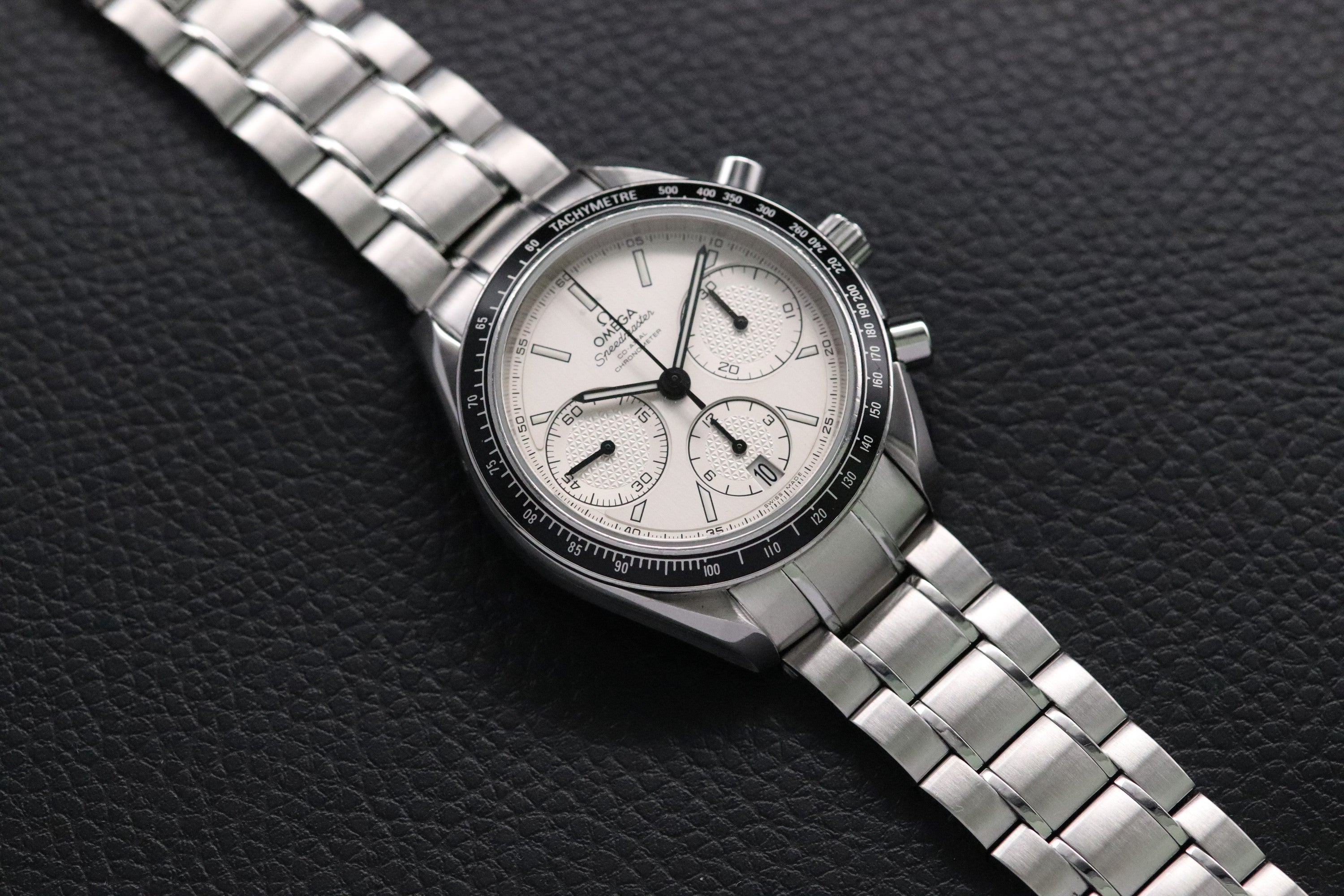 Omega Speedmaster Racing 326.30.40.50.02.001 Albino 2020