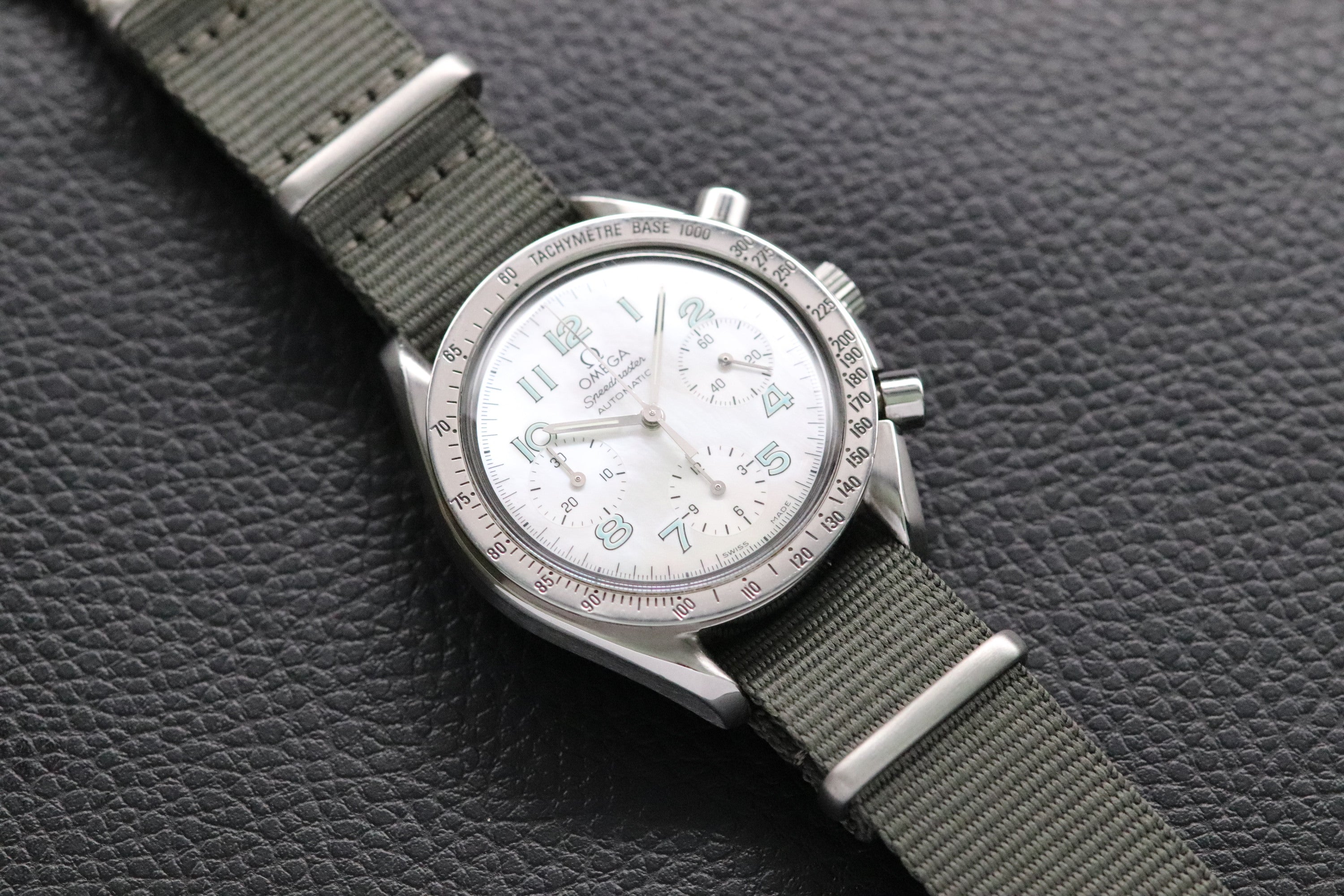 Omega Speedmaster Reduced 3802.71.53 Papers 2001