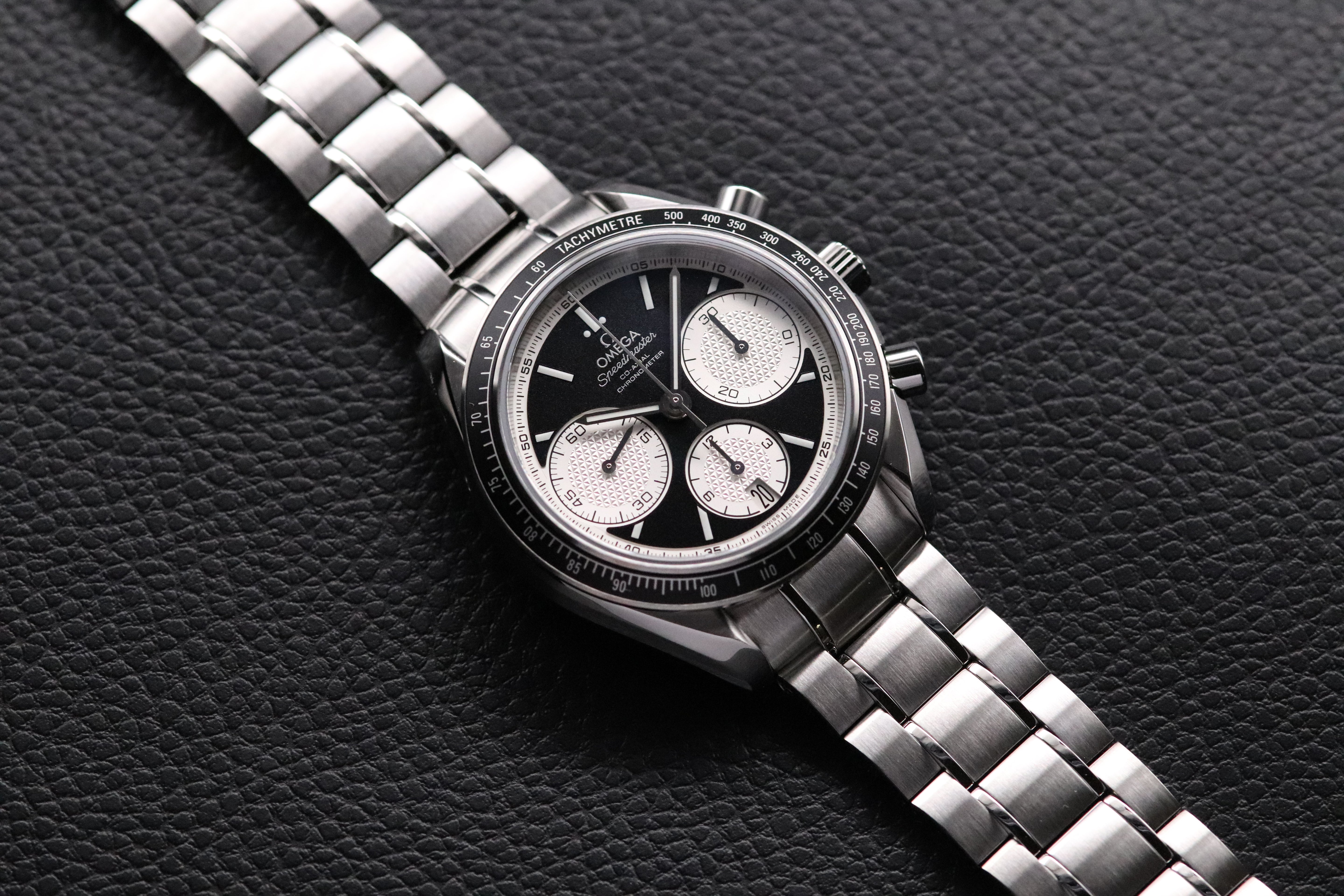 Omega Speedmaster Racing 326.30.40.50.01.002 Panda 2025 Fullset