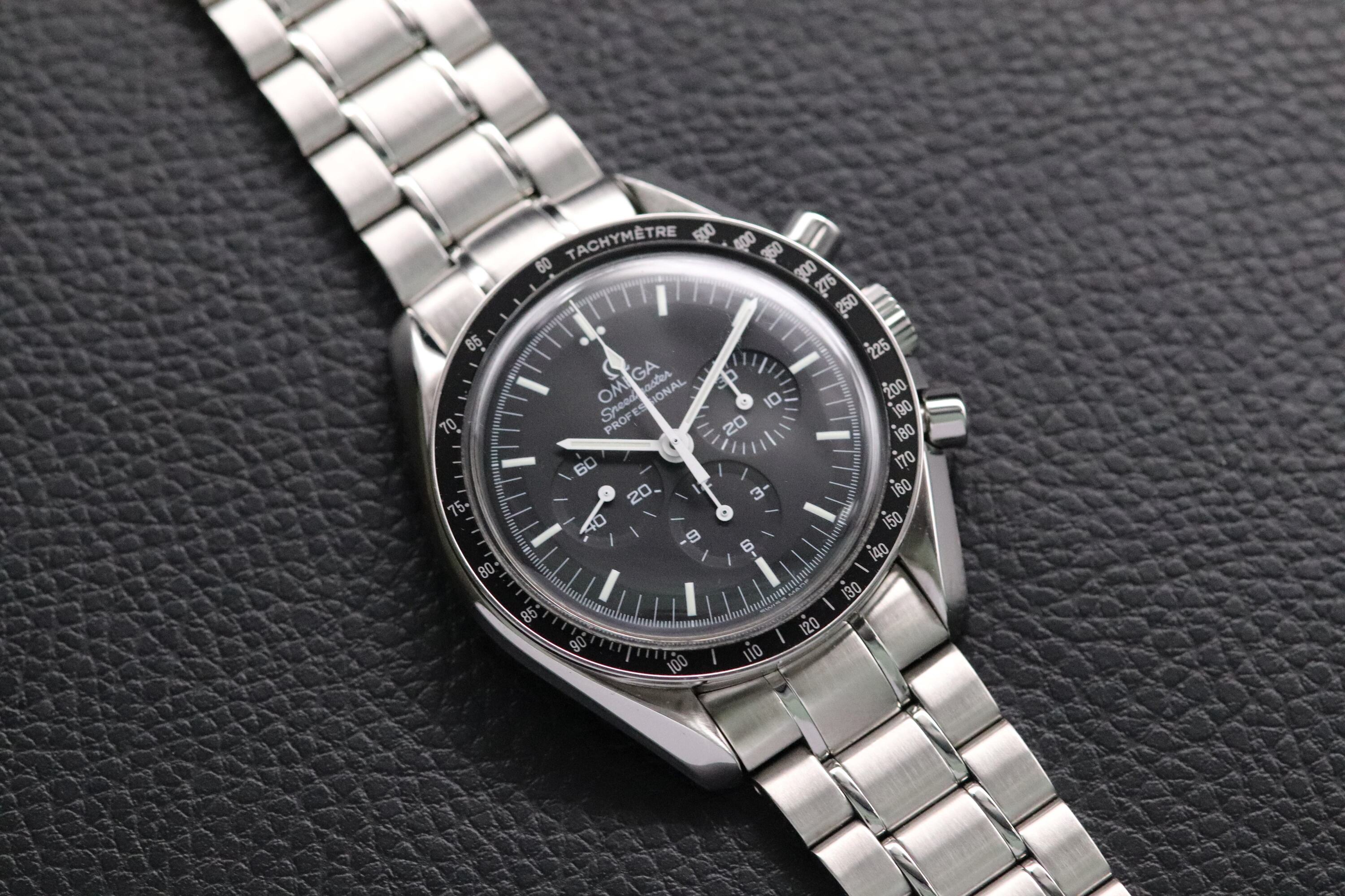 Omega Speedmaster Moonwatch 3572.50 Glass Bottom 2005