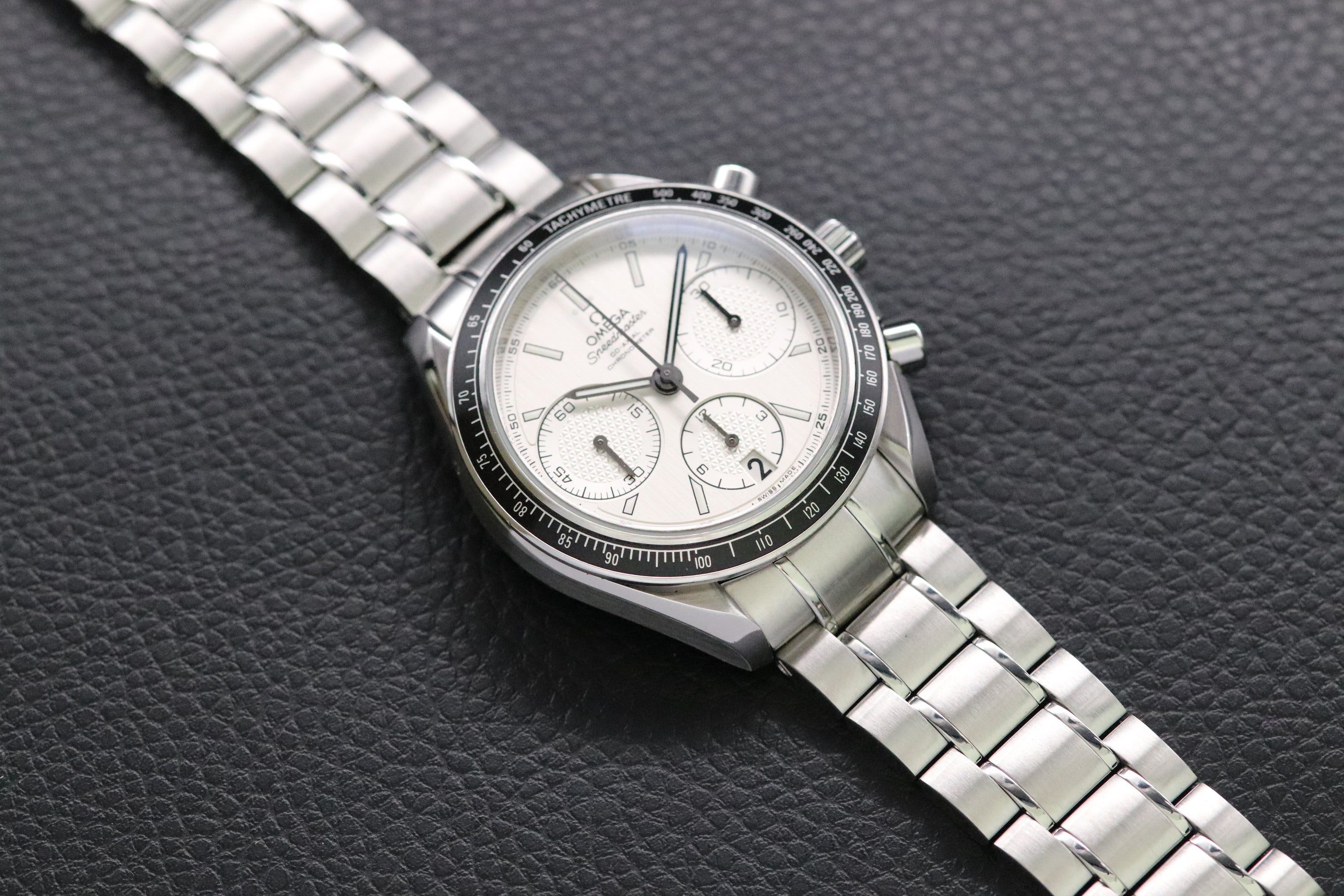 Omega Speedmaster Racing 326.30.40.50.02.001 Albino 2023 Papers