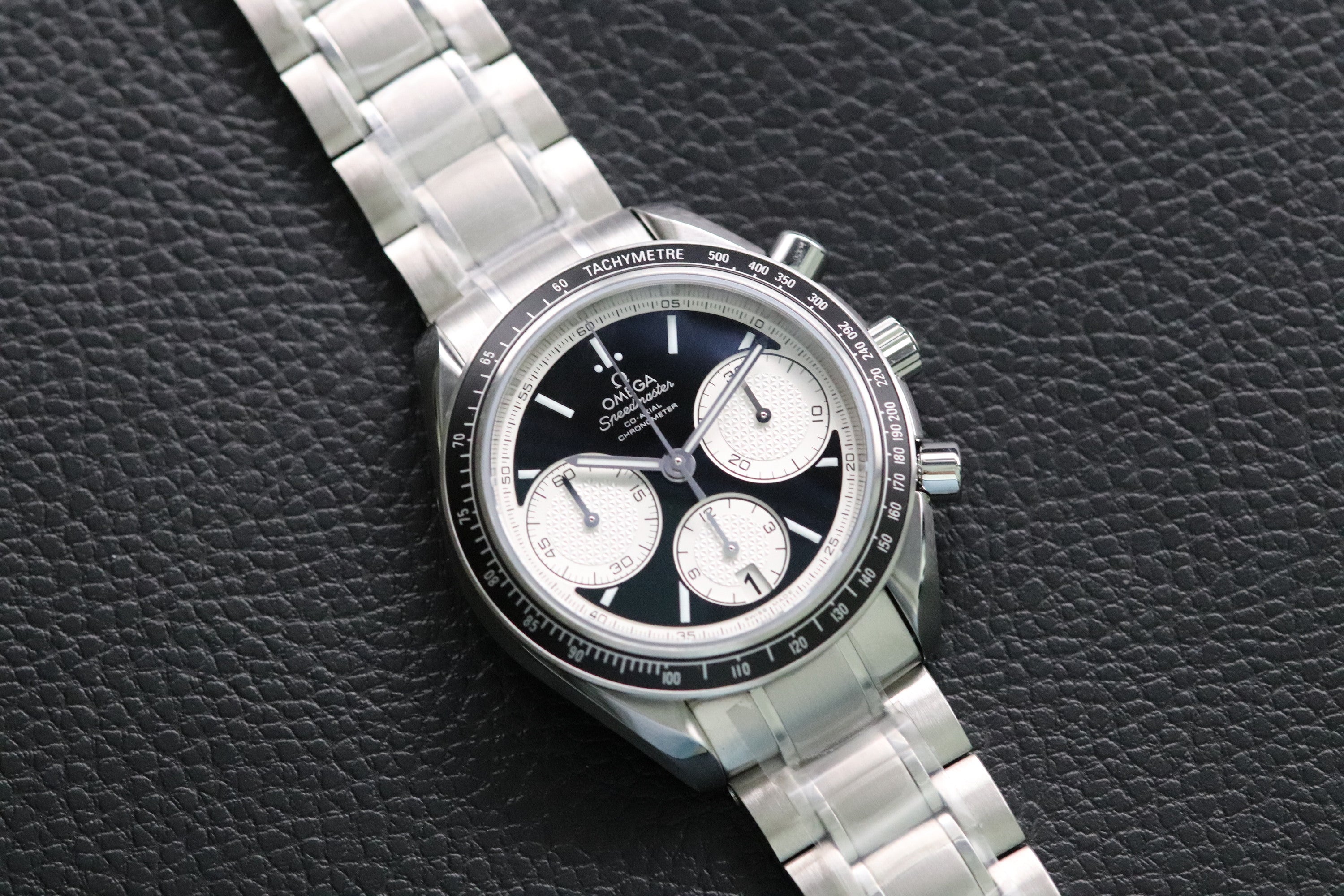 Omega Speedmaster Racing 326.30.40.50.01.002 Panda 2025 Fullset