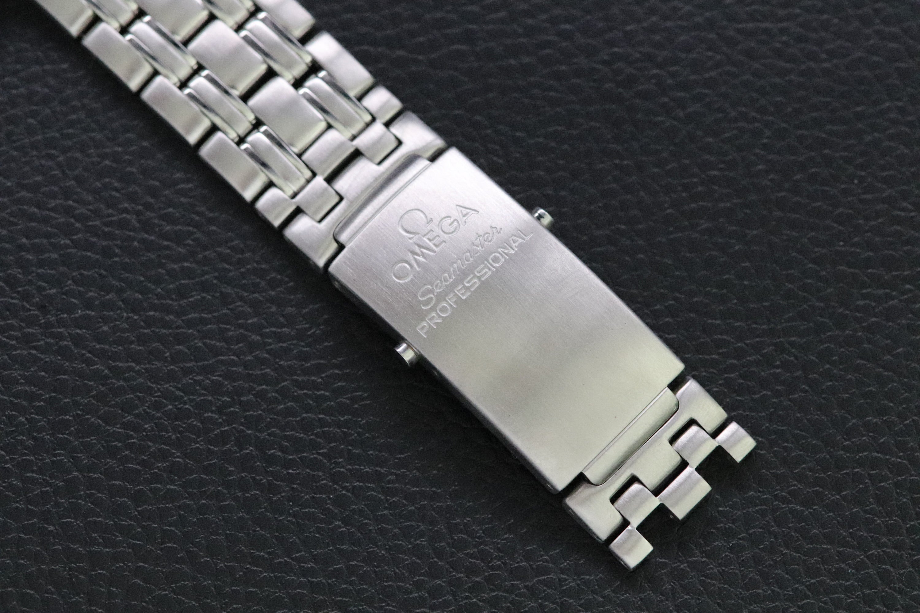 Omega Seamaster James Bond 2541.80 Blue 1998
