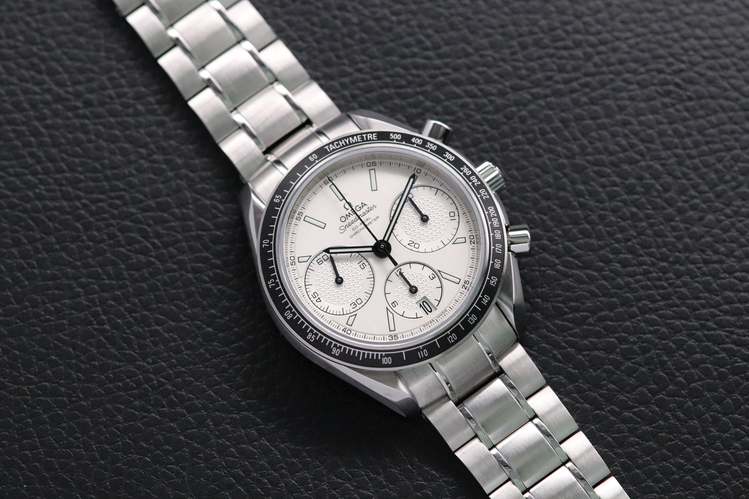 Omega Speedmaster Racing 326.30.40.50.02.001 Albino 2022 Fullset