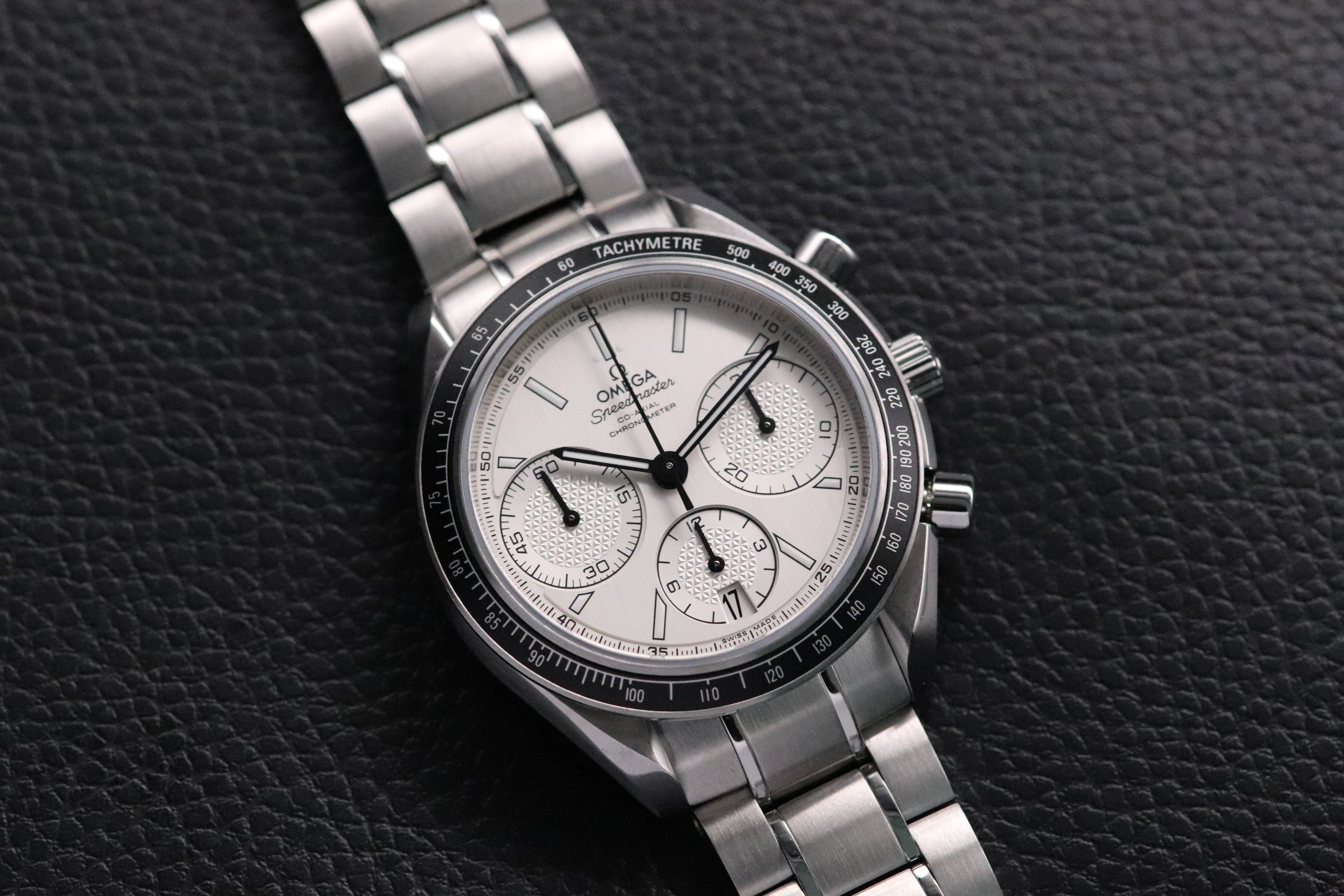 Omega Speedmaster Racing 326.30.40.50.02.001 Albino 2025 Fullset