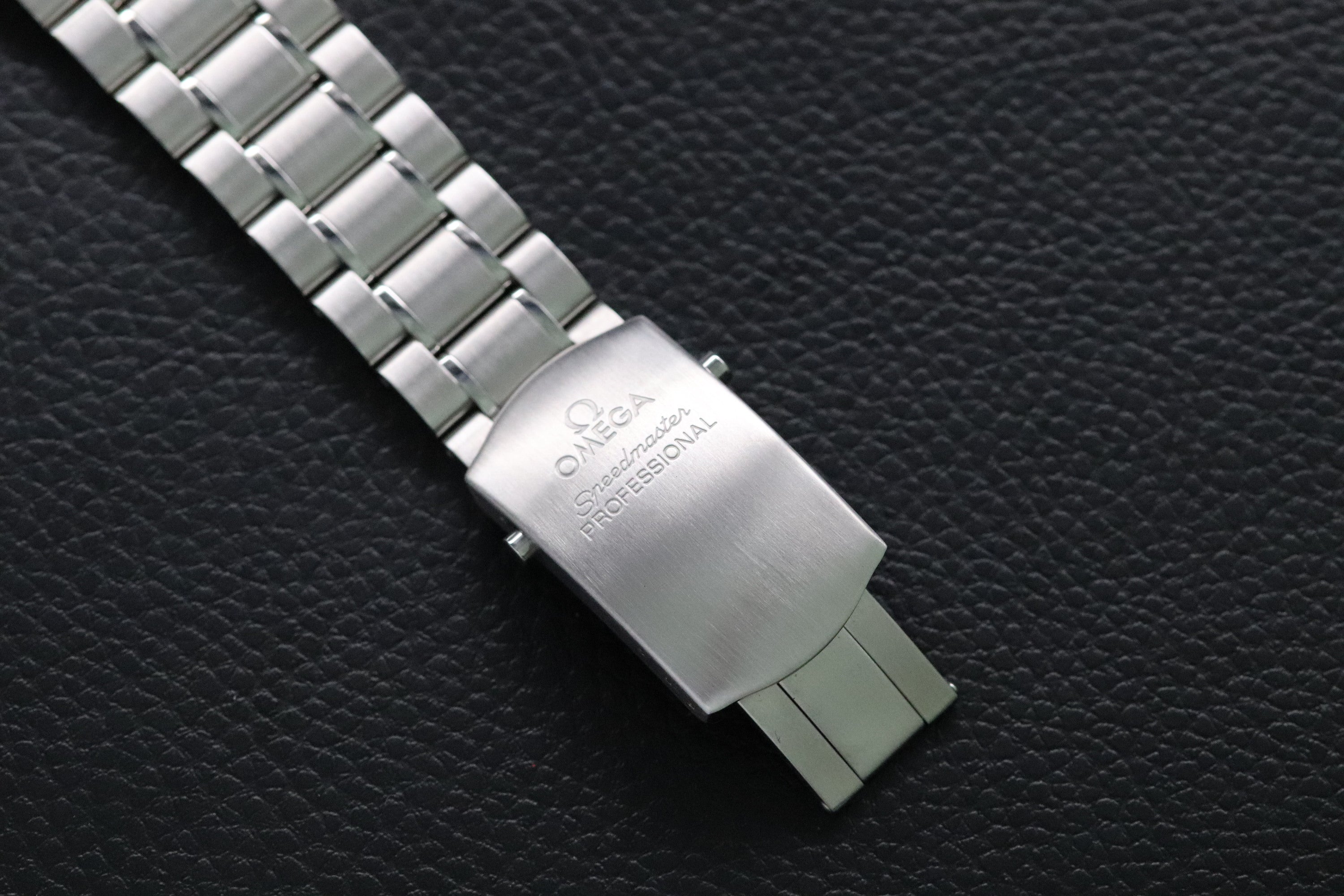 Omega Speedmaster Moonwatch 3572.50 Glass Bottom 2005