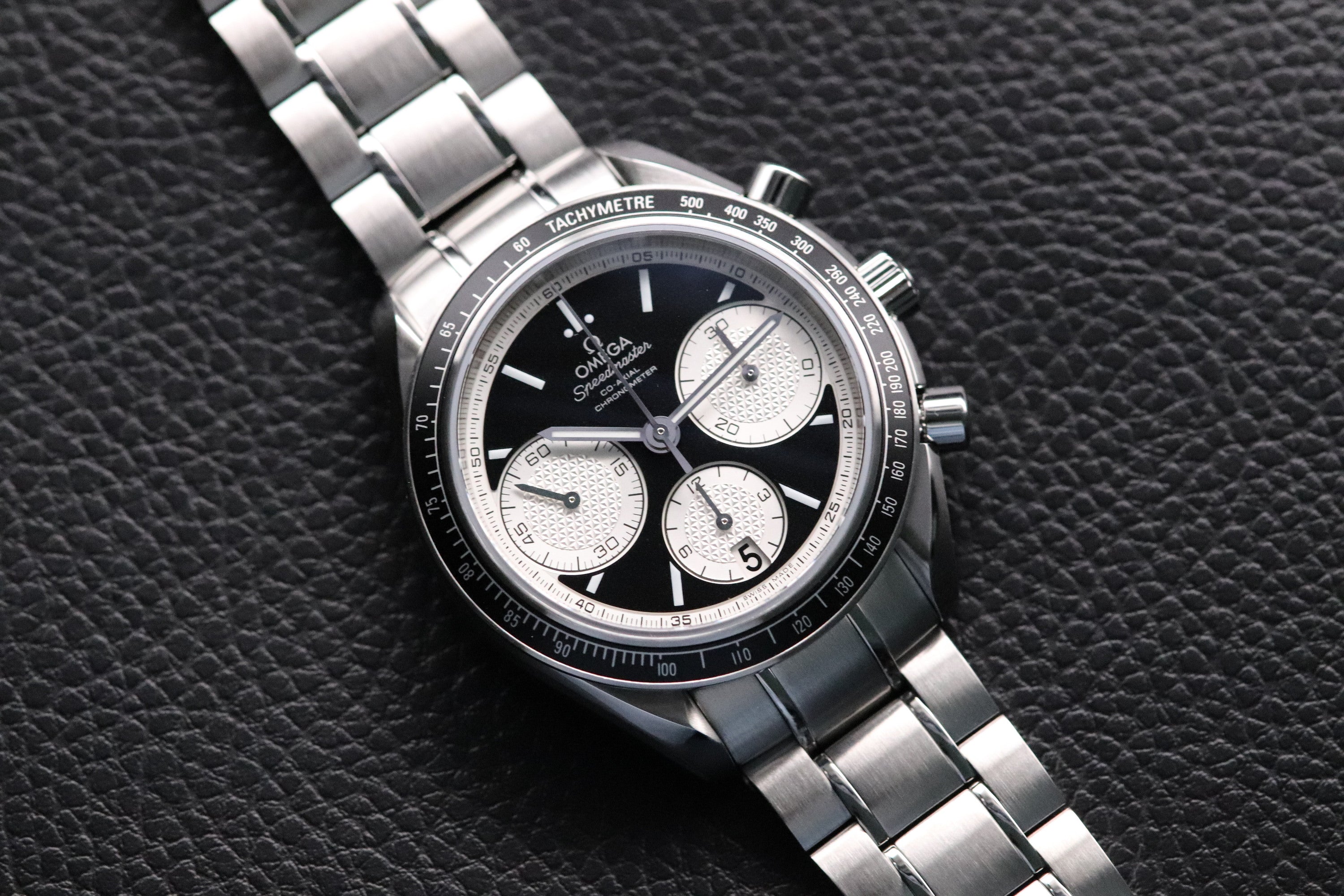 Omega Speedmaster Racing 326.30.40.50.01.002 Panda 2025 Fullset