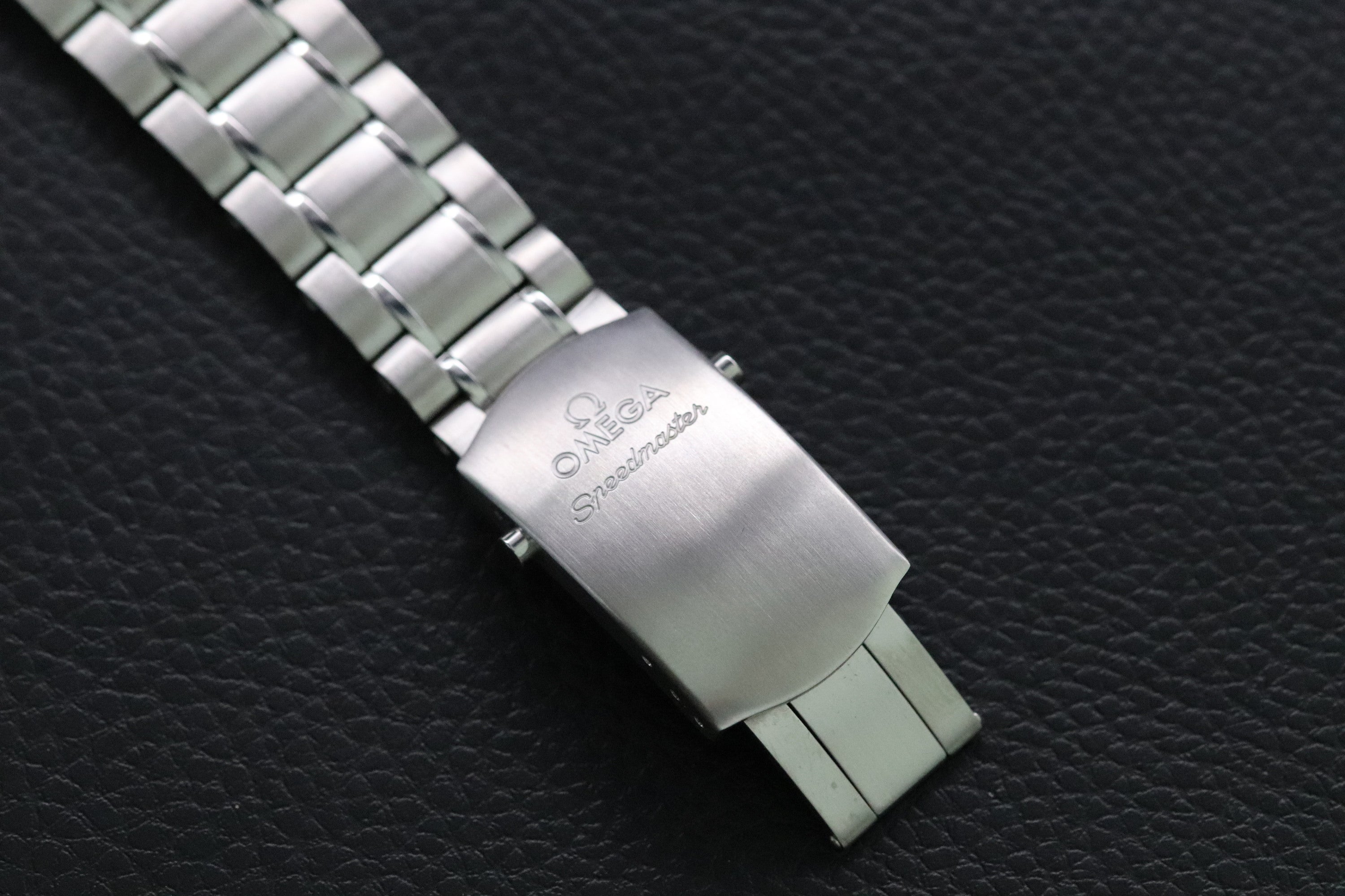 Omega Speedmaster Racing 326.30.40.50.04.001 Fullset 2023 Box+Papers