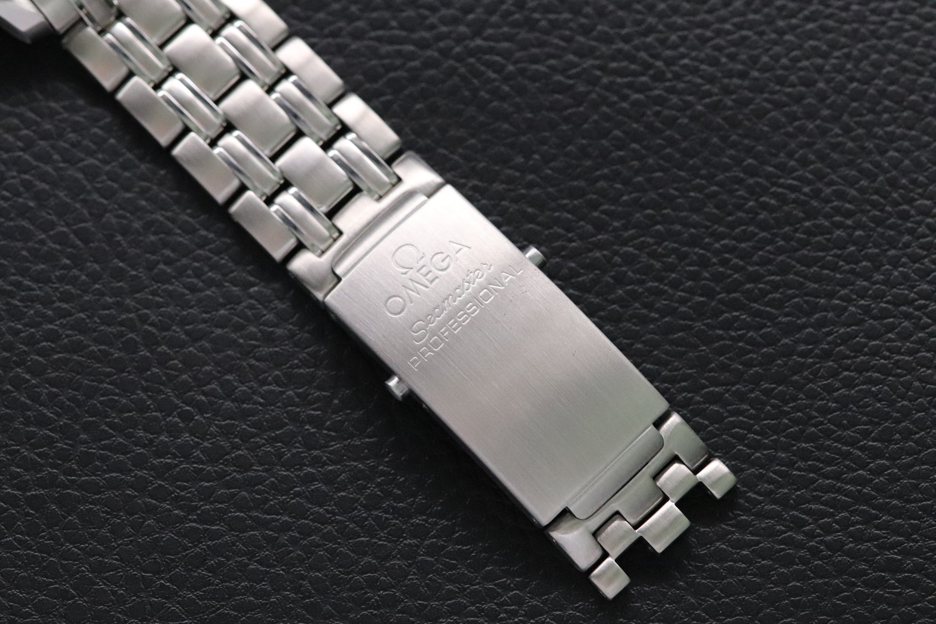 Omega Seamaster 2531.80 James Bond 2000 Papers