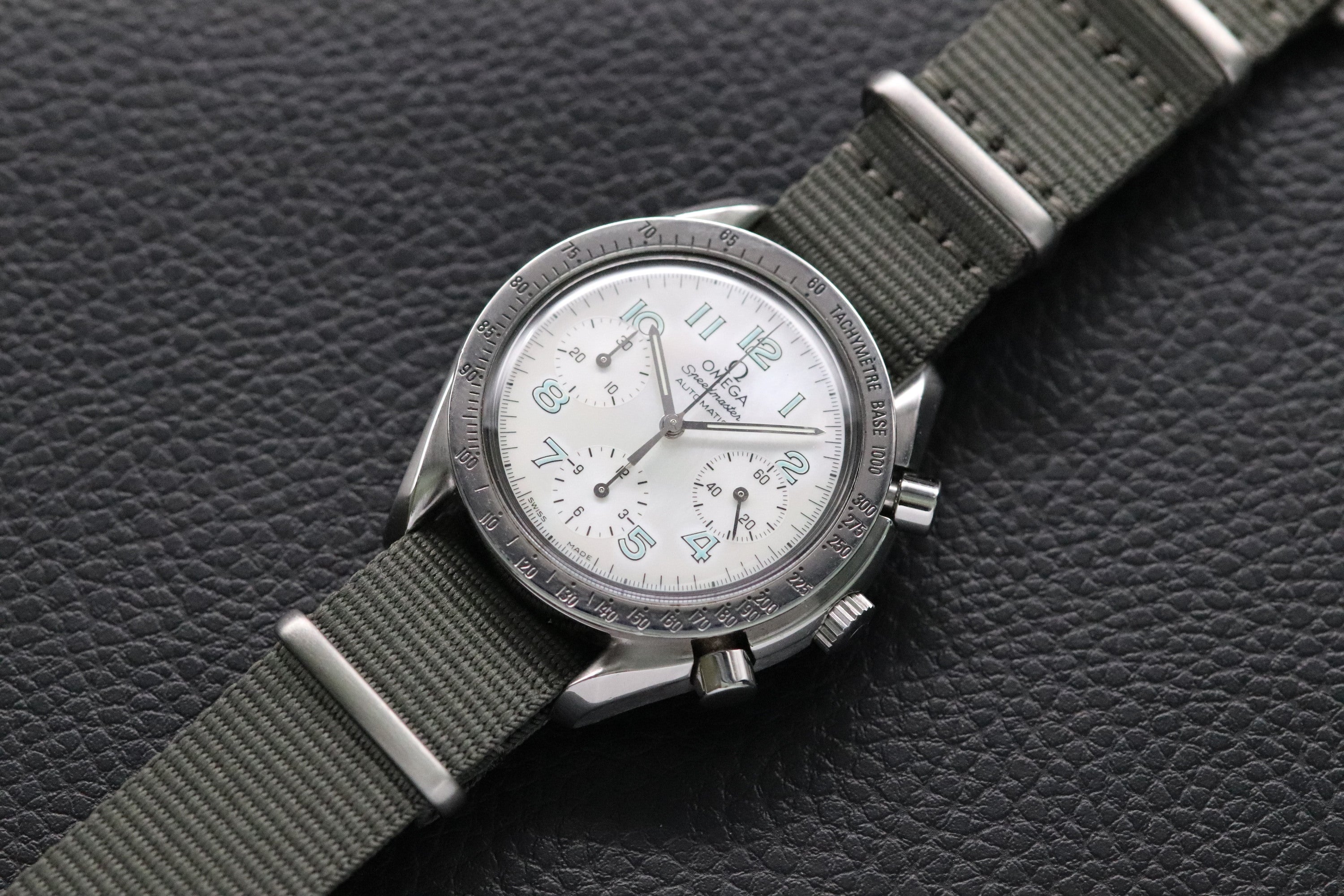 Omega Speedmaster Reduced 3802.71.53 Papers 2001