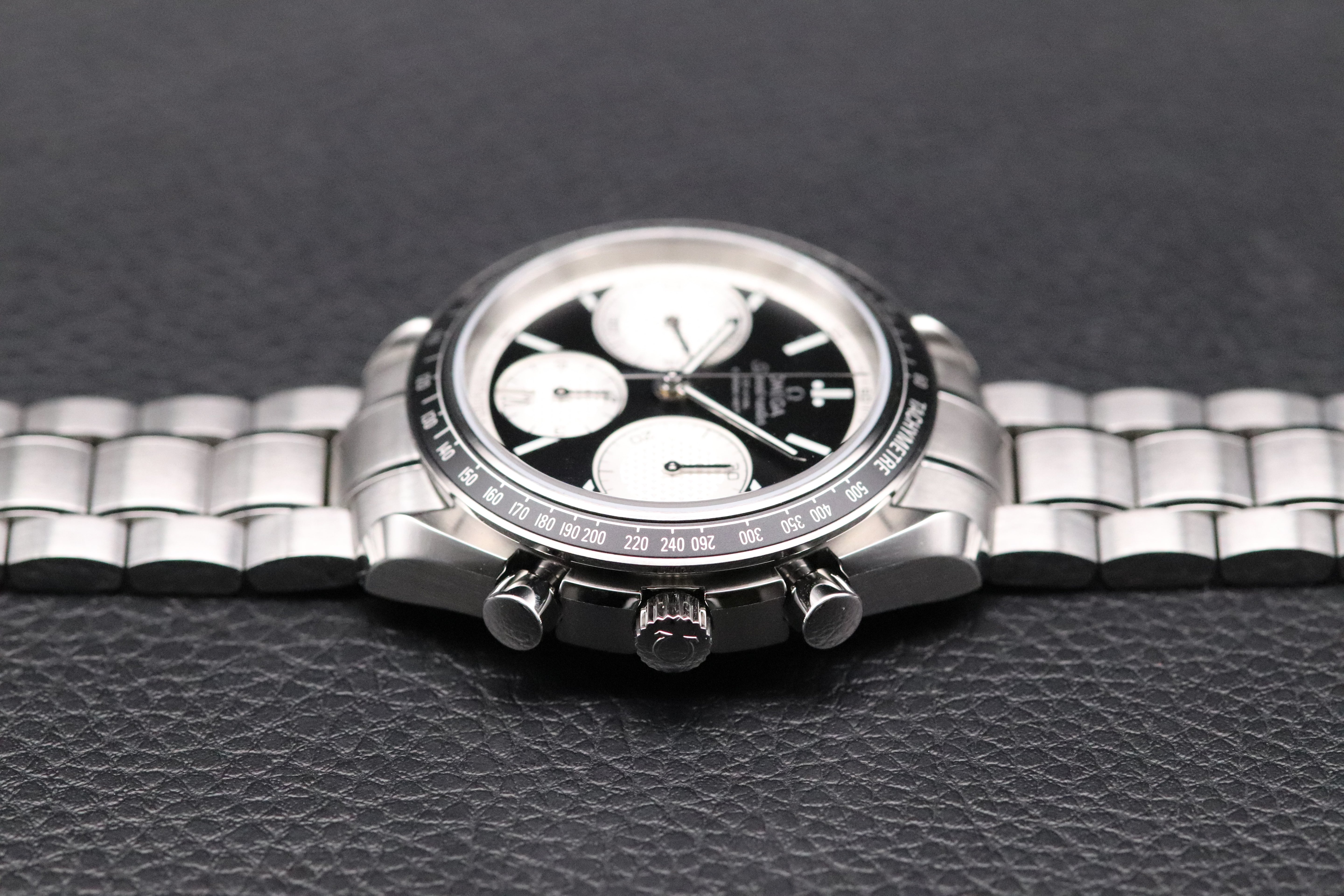 Omega Speedmaster Racing 326.30.40.50.01.002 Panda 2025 Fullset
