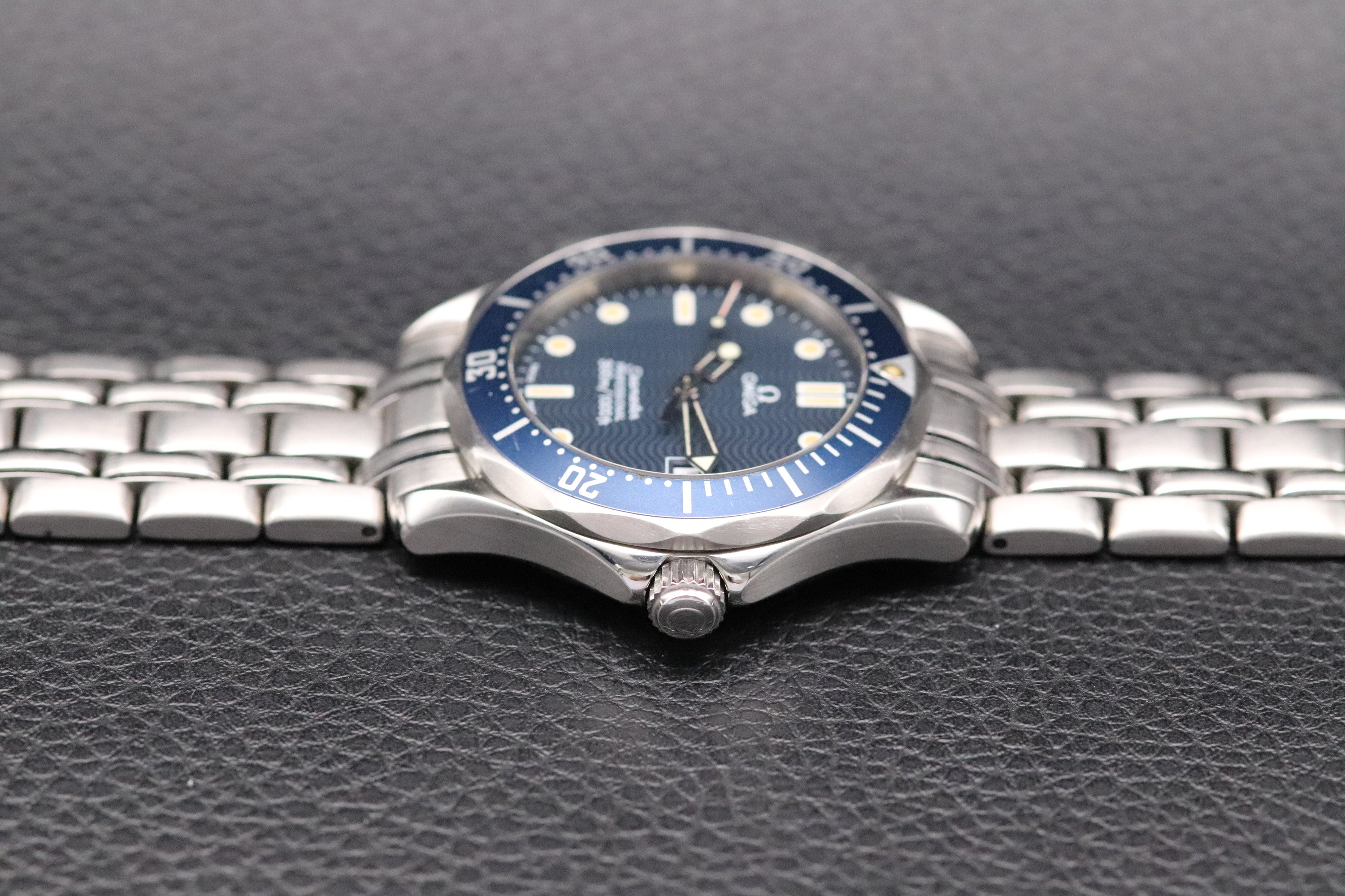 Omega Seamaster James Bond 2561.80 Blue 1995