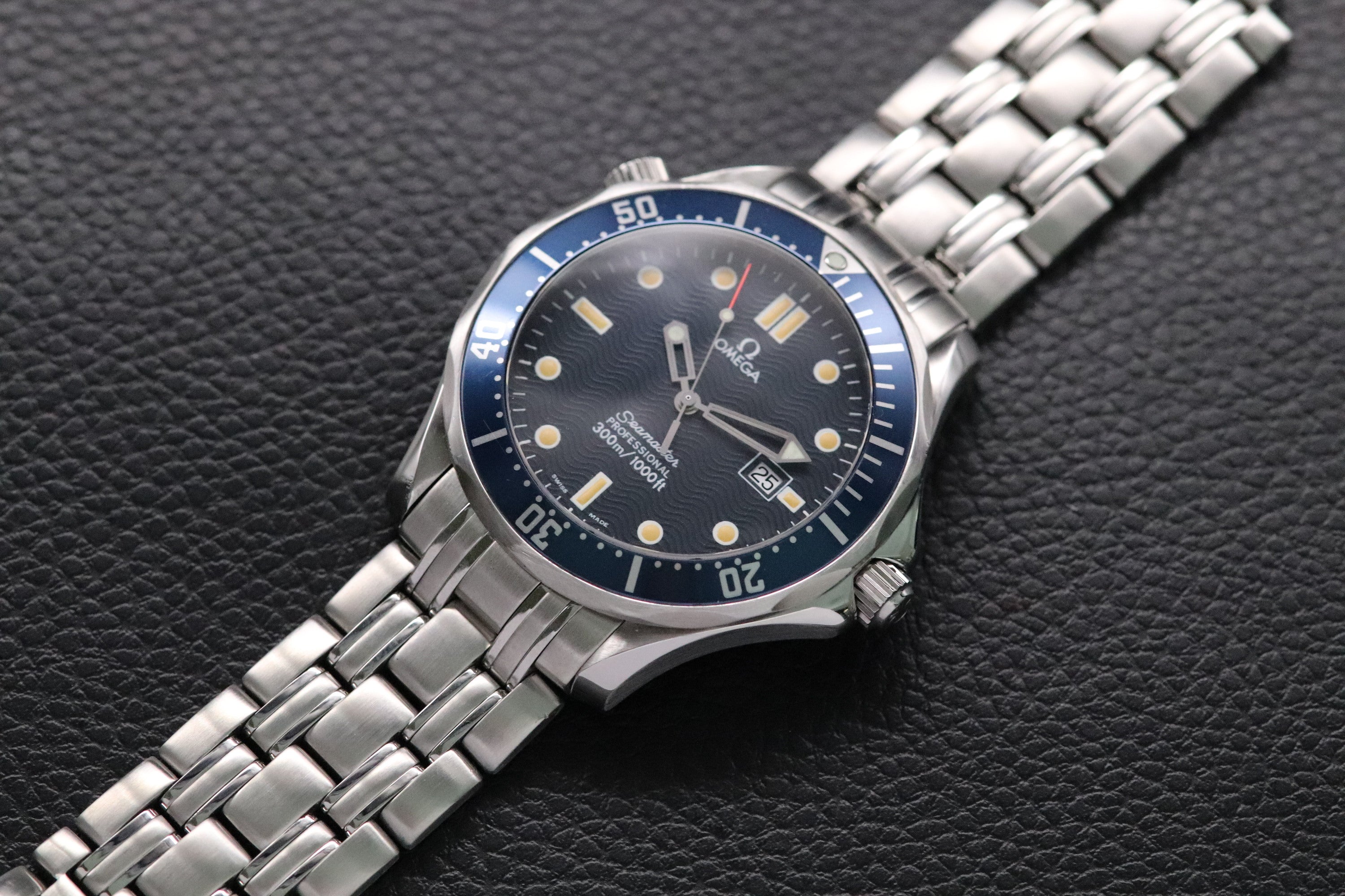 Omega Seamaster James Bond 2541.80 Papers 1996