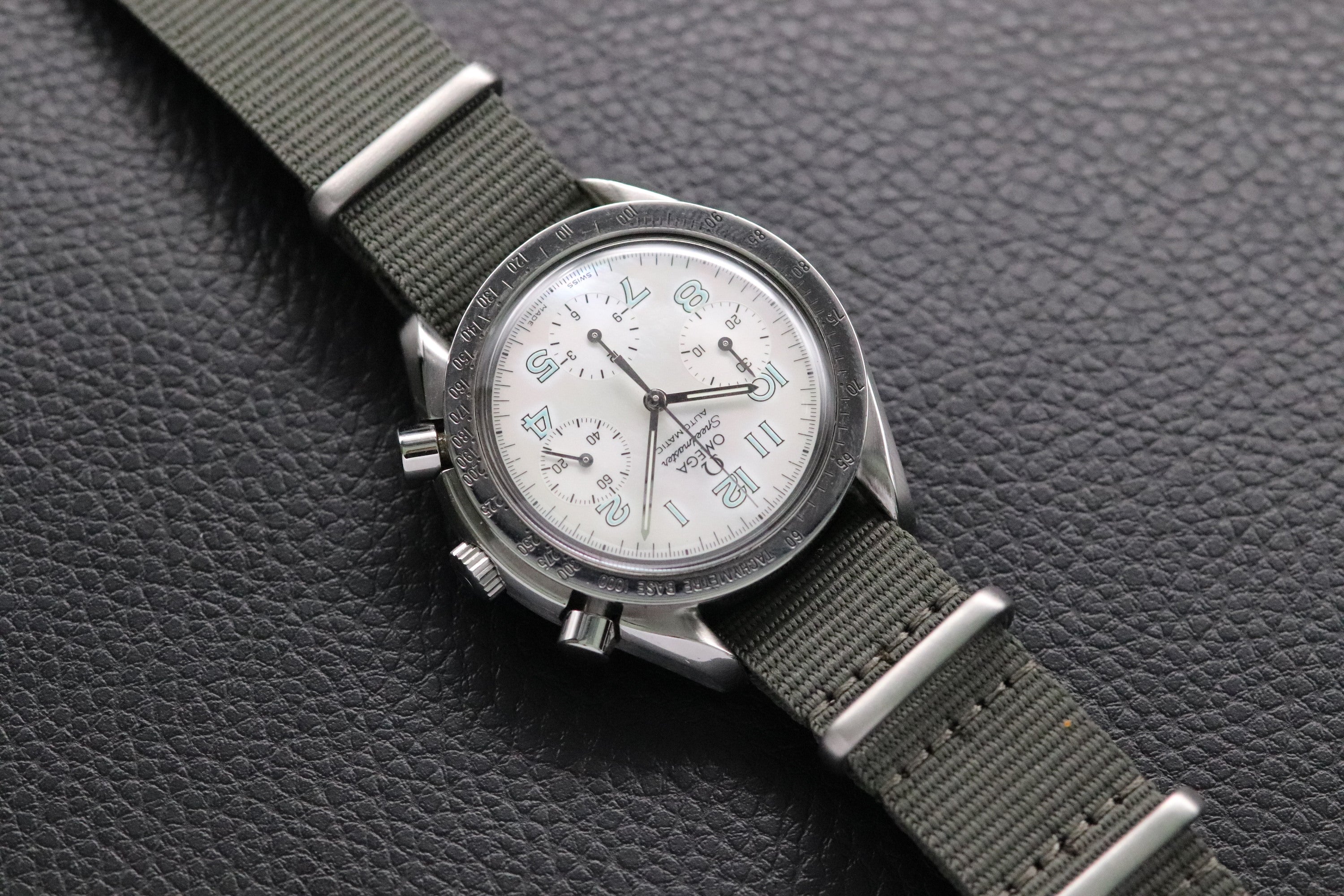 Omega Speedmaster Reduced 3802.71.53 Papers 2001