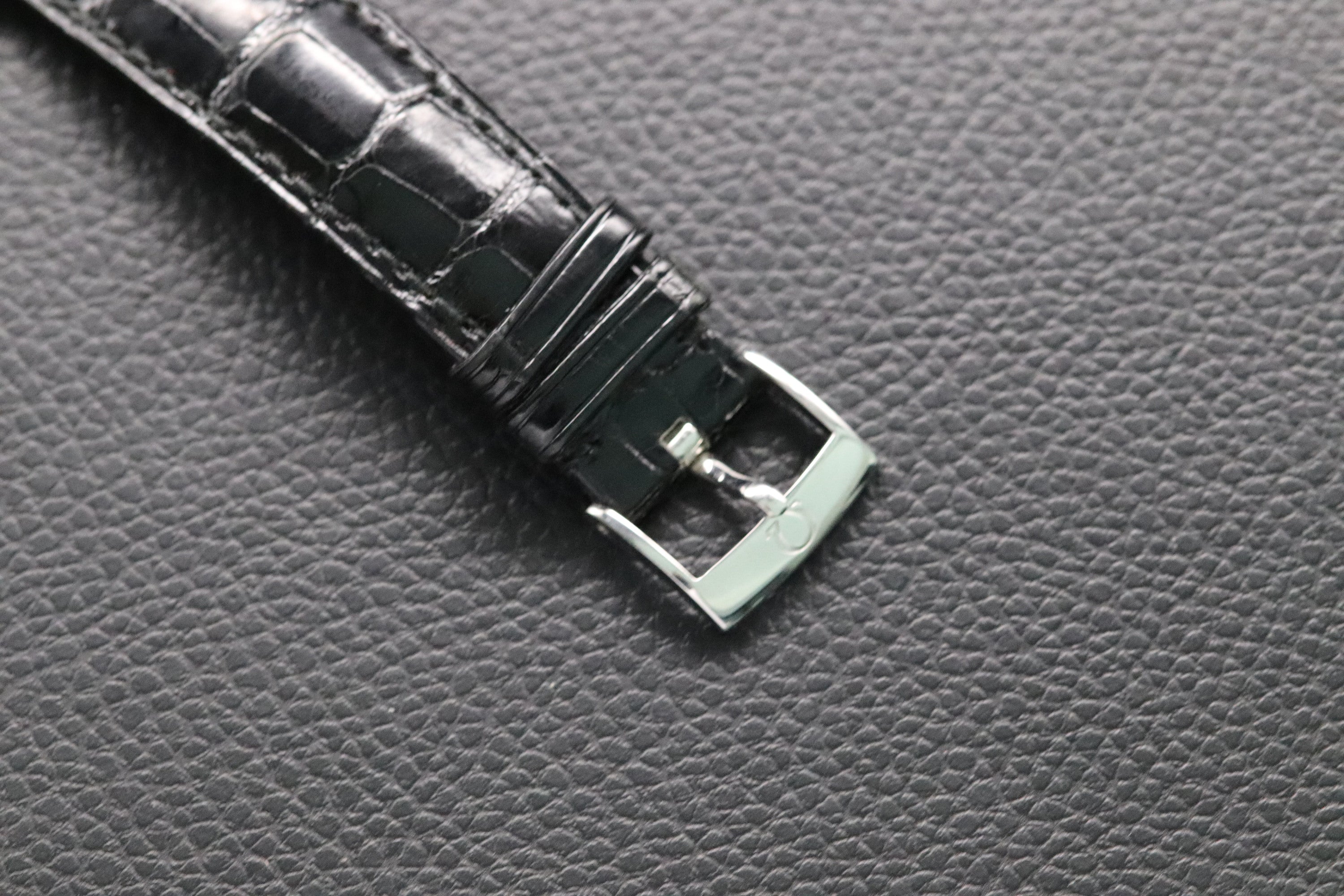 Omega De Ville 4800.51 Black Dial 1999