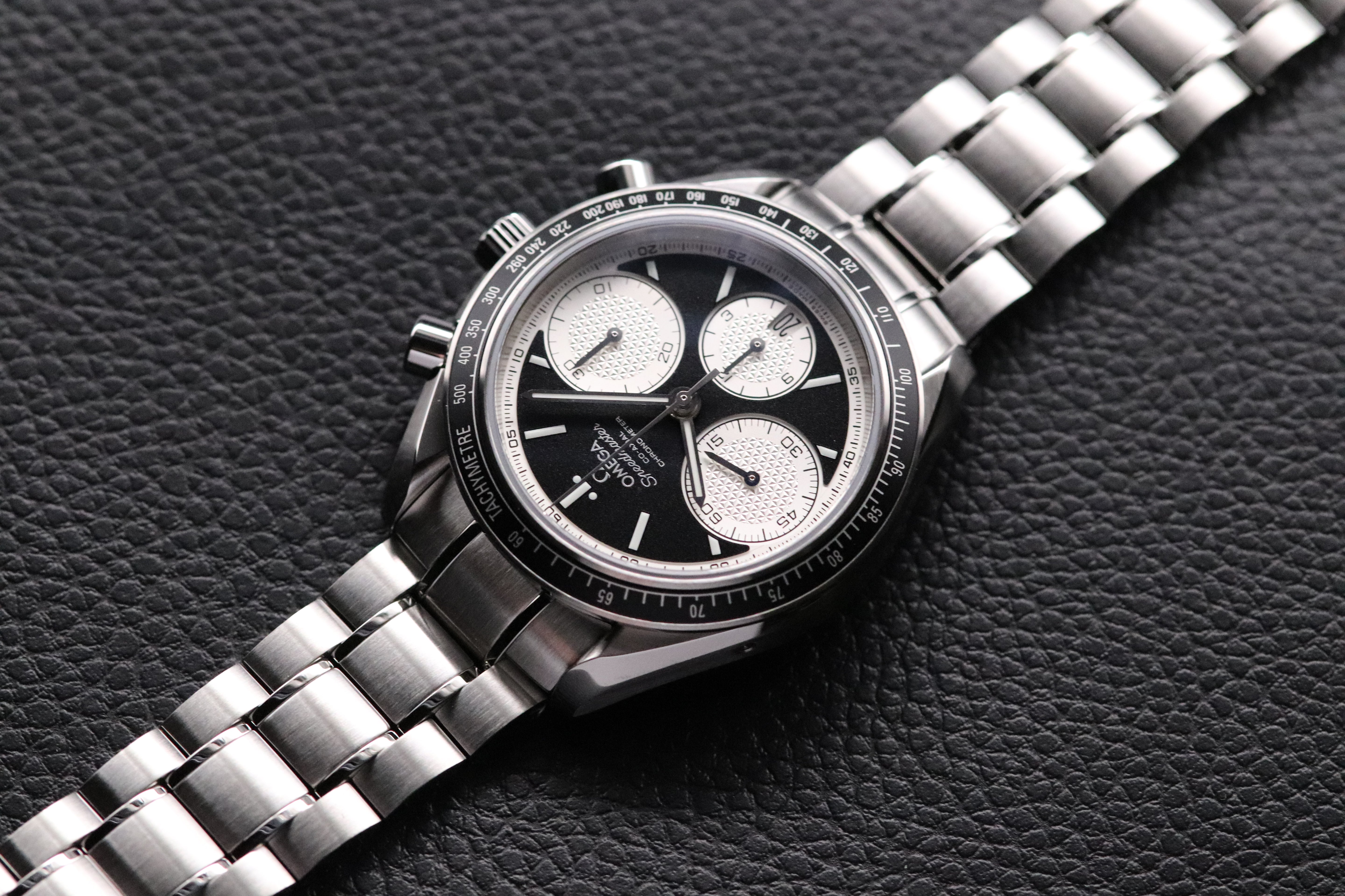 Omega Speedmaster Racing 326.30.40.50.01.002 Panda 2025 Fullset