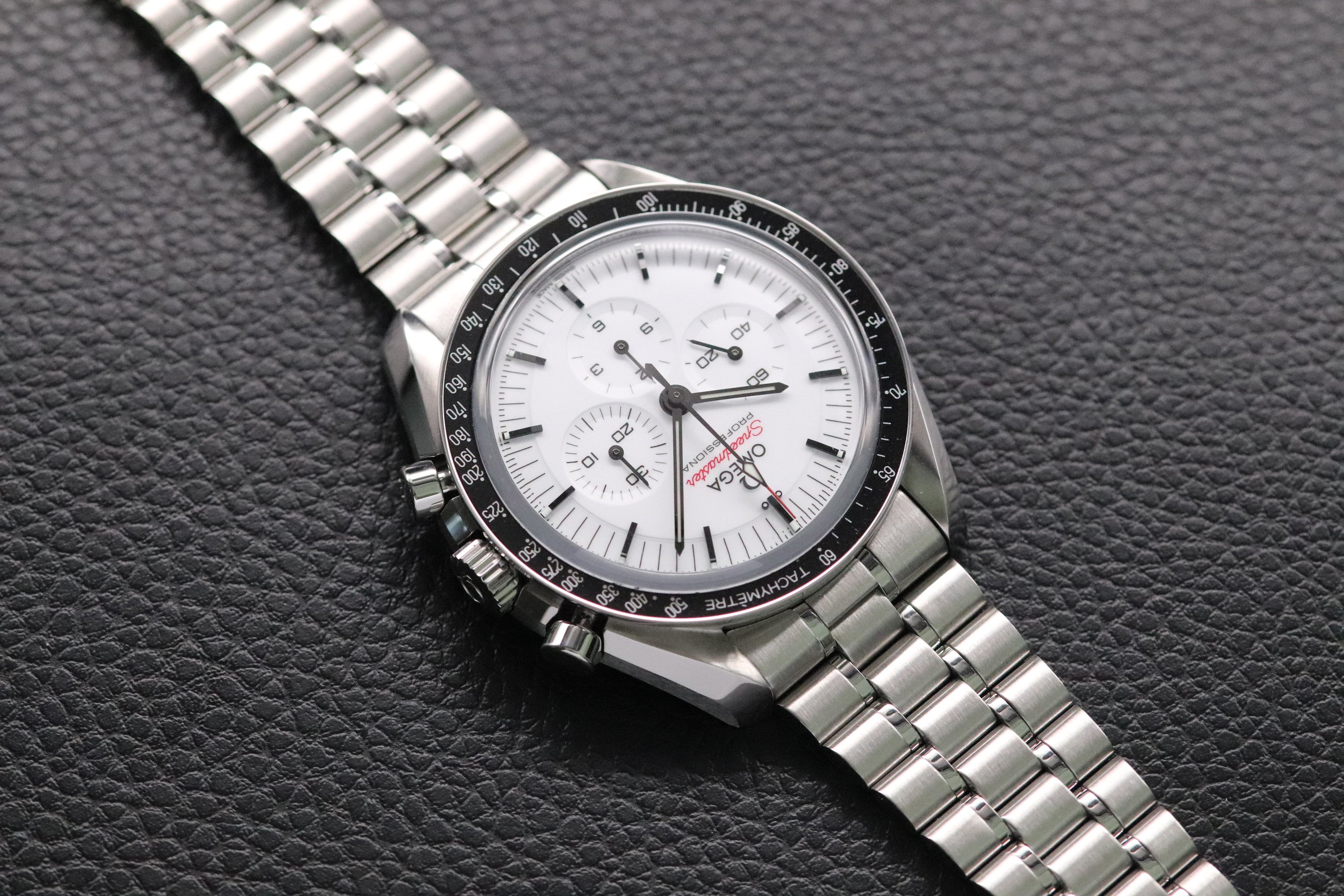 Omega Speedmaster Professional Moonwatch 310.30.42.50.04.001 Fullset 2024 Box+Papers