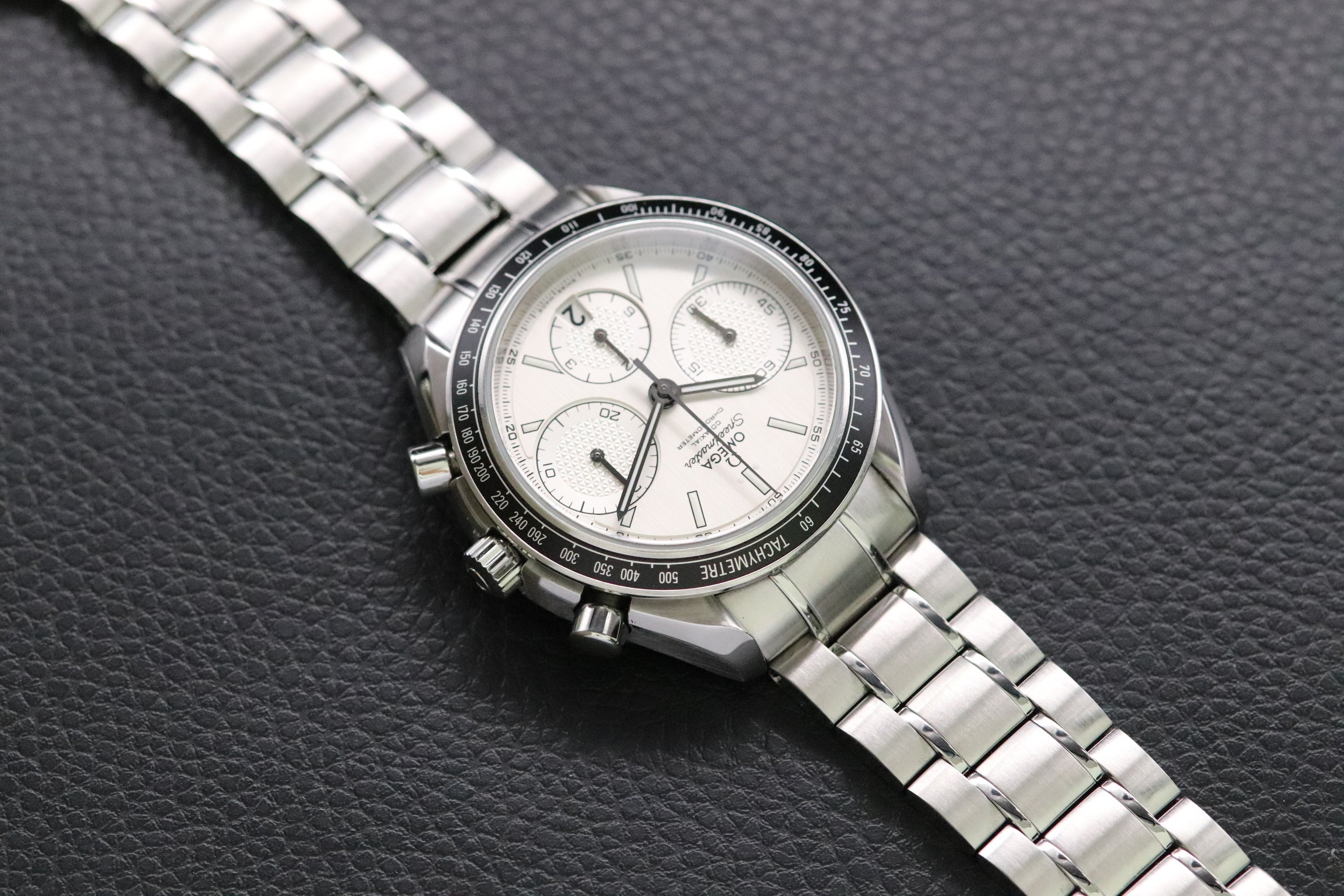 Omega Speedmaster Racing 326.30.40.50.02.001 Albino 2023 Papers