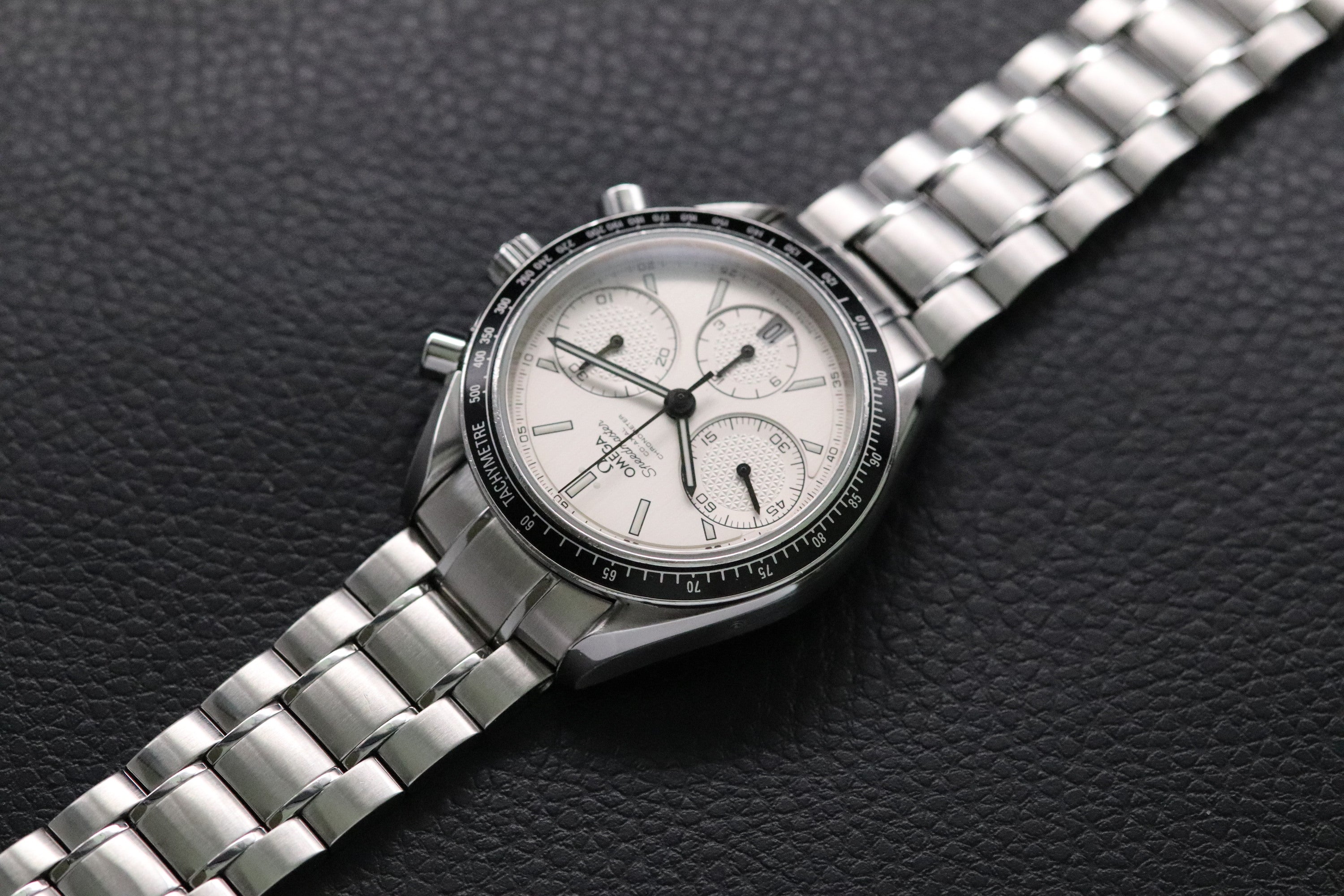 Omega Speedmaster Racing 326.30.40.50.02.001 Albino 2020