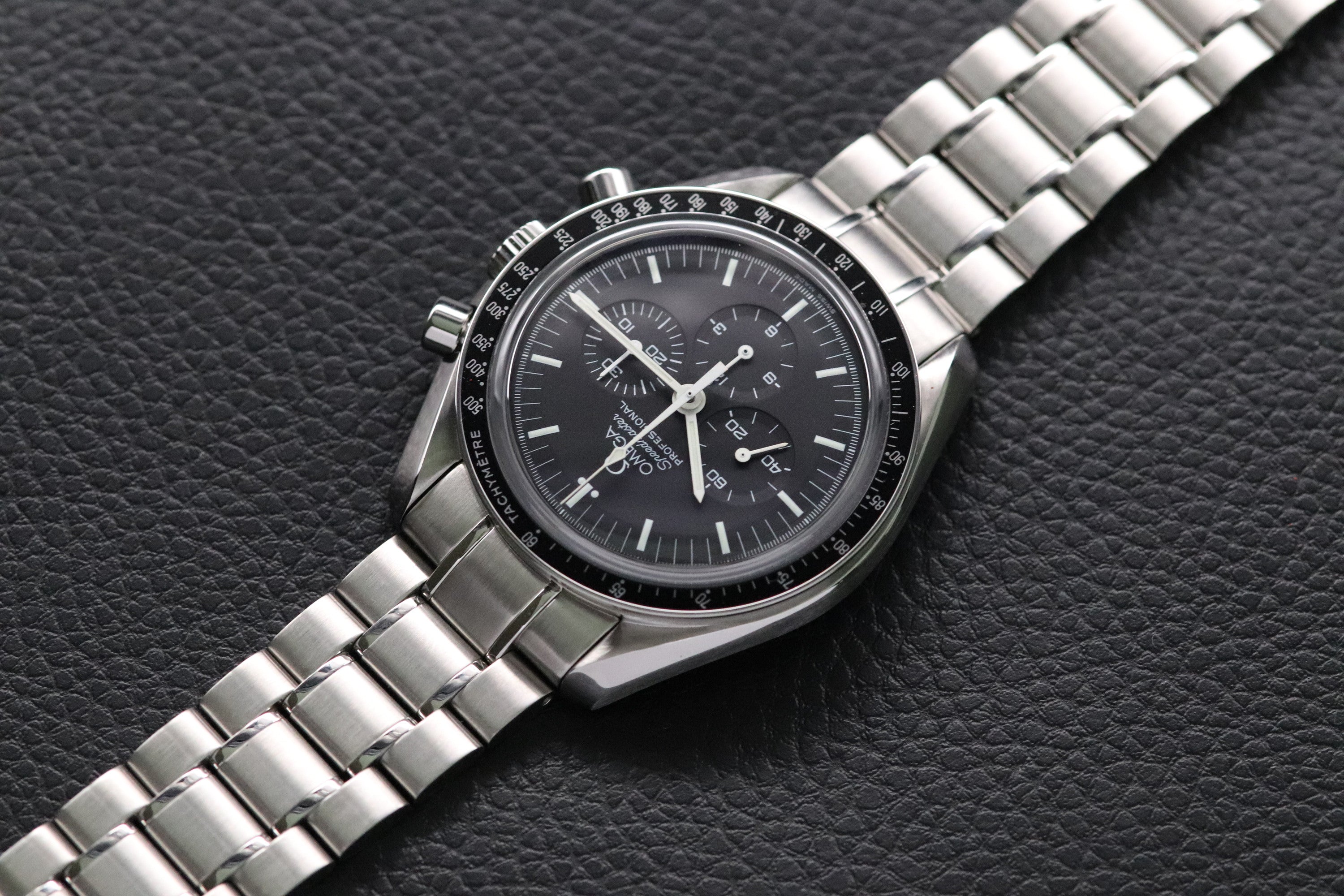 Omega Speedmaster Moonwatch 3572.50 Glass Bottom 2005