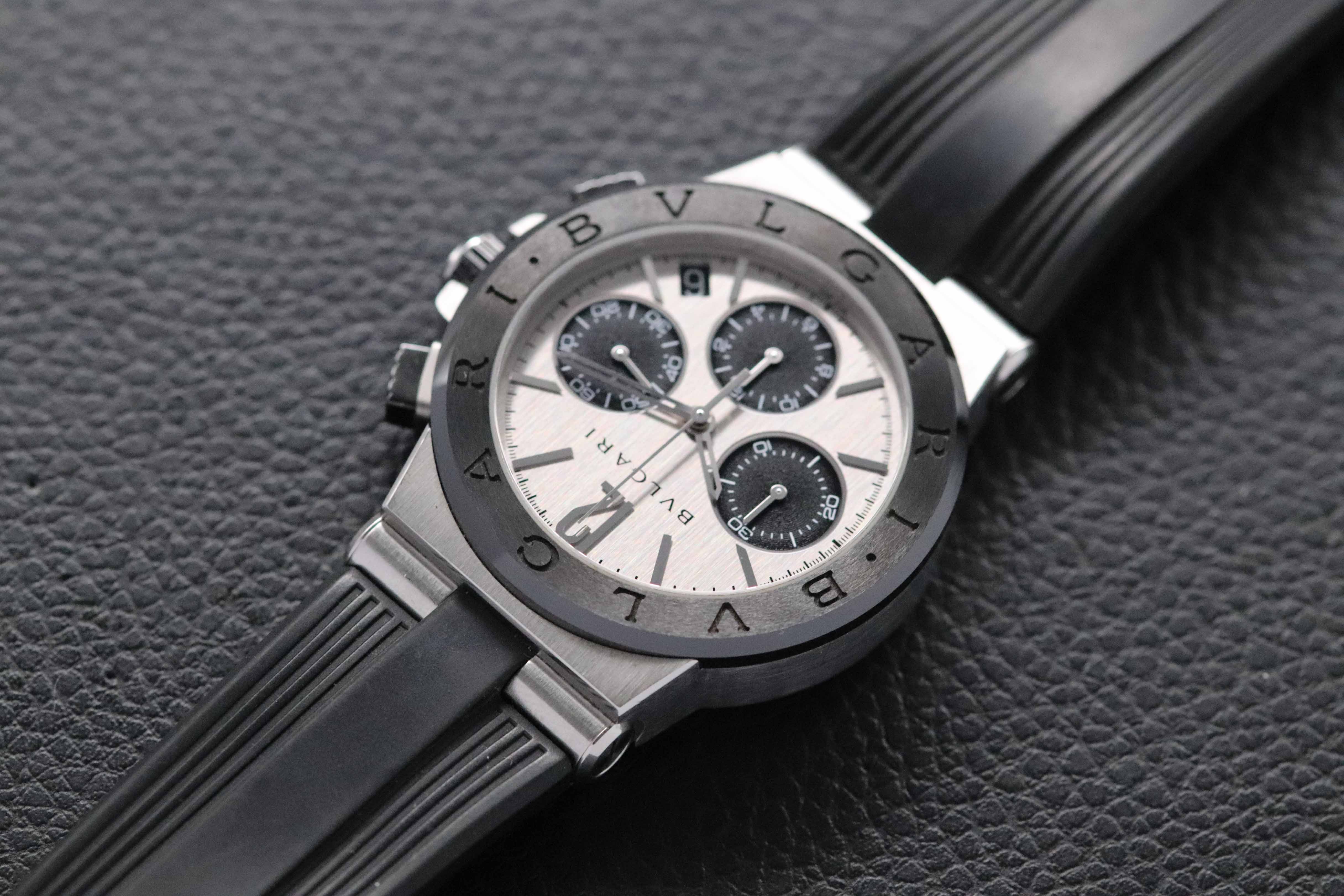 Bulgari Diagono Cronógrafo DG37SCCH, esfera plateada, 2022 PAPERS, con documentación