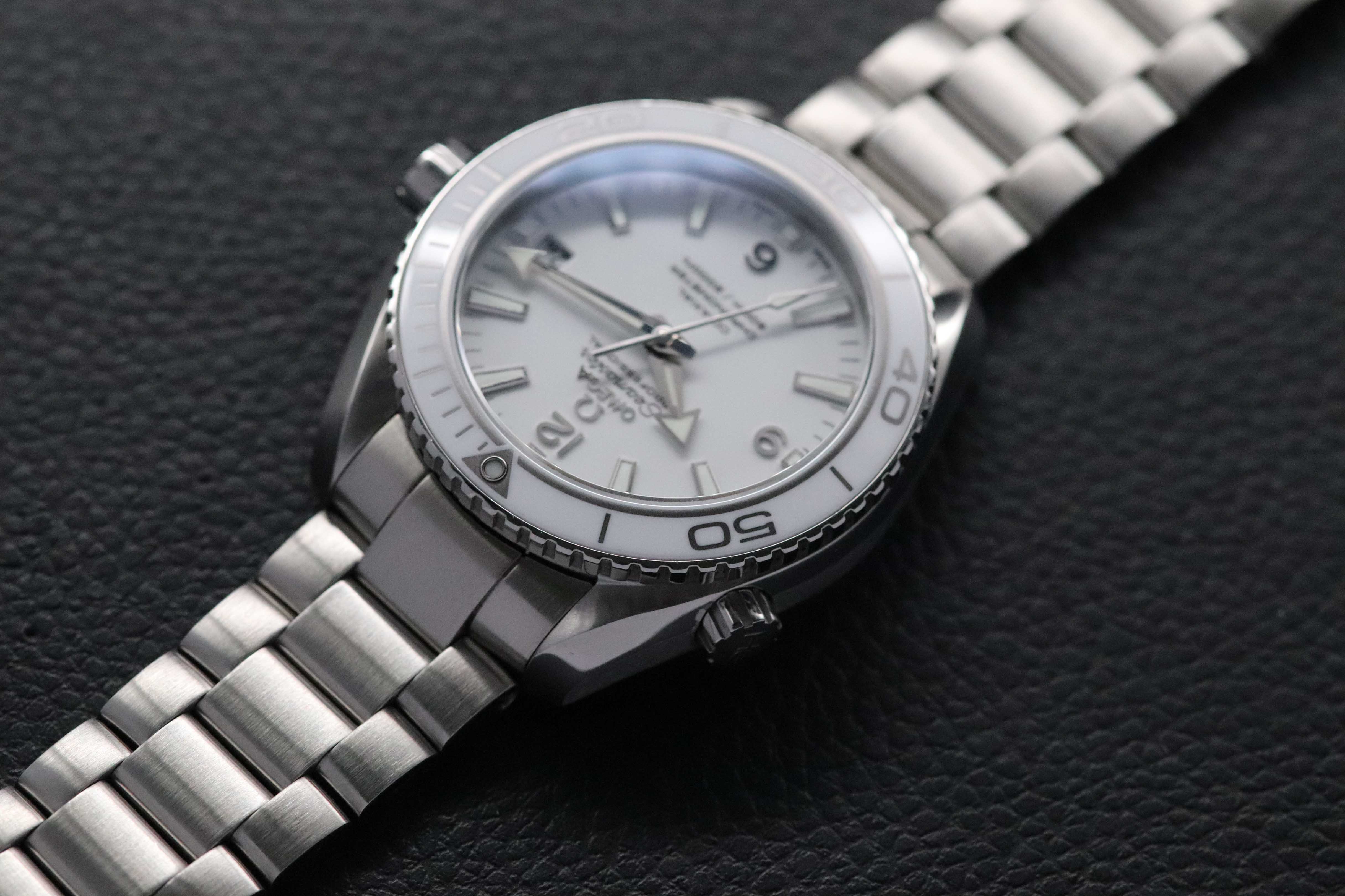Omega Seamaster Planet Ocean 232.30.42.21.04.001 Complete Set 2018 Box + Papers