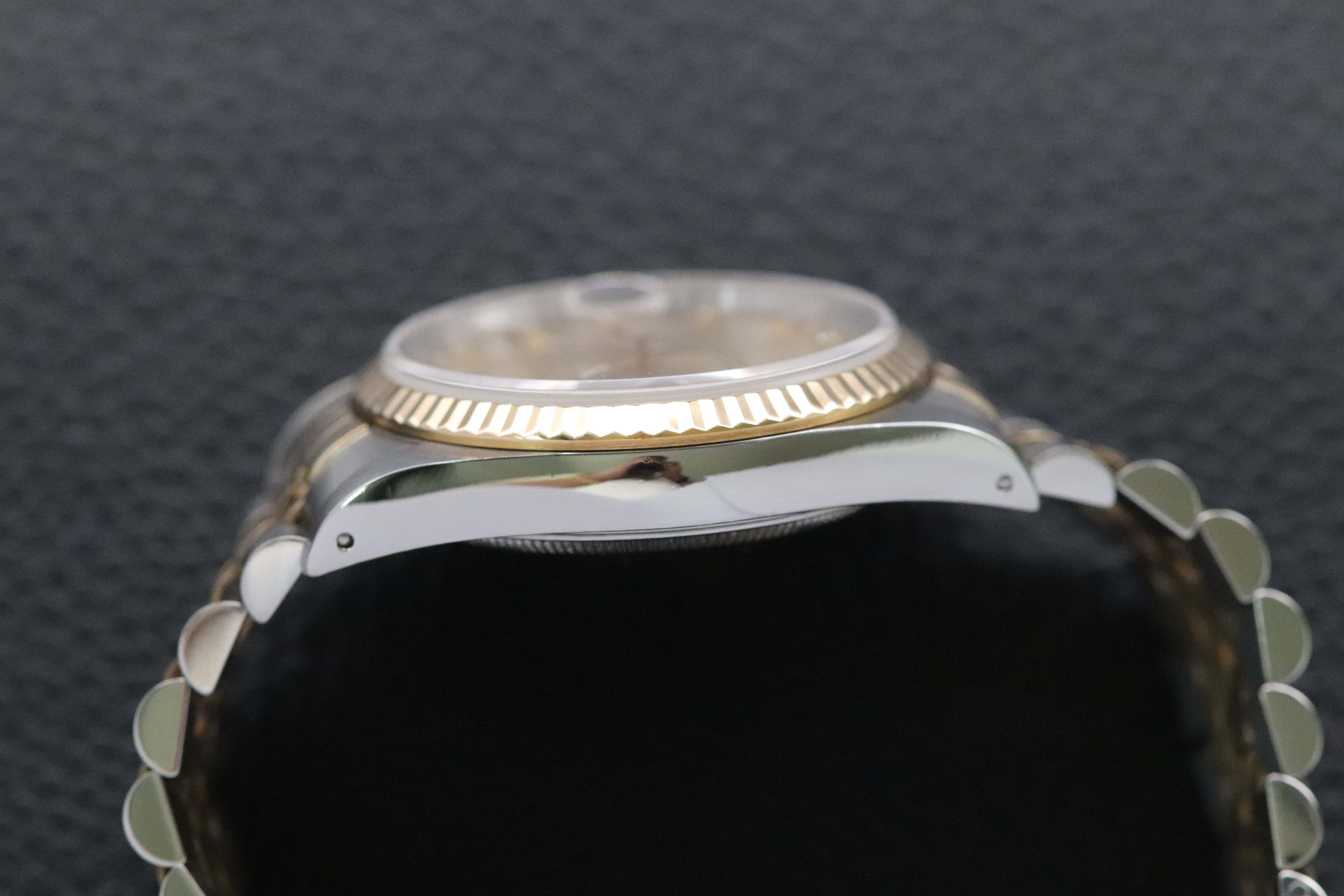 Rolex Datejust 36 16233G con esfera color champán, 1993