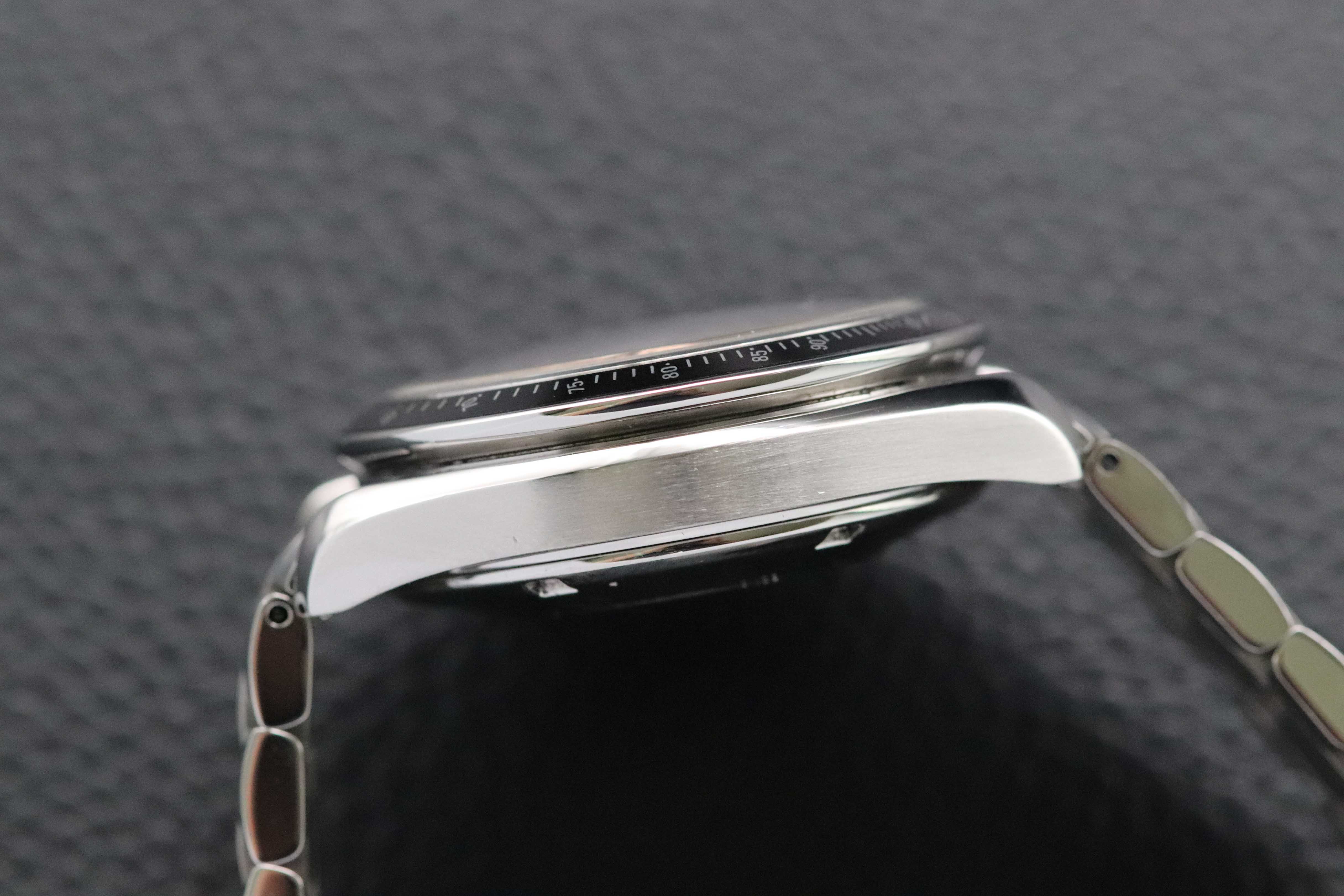 Omega Speedmaster Date 3210.51 cadran noir 2010