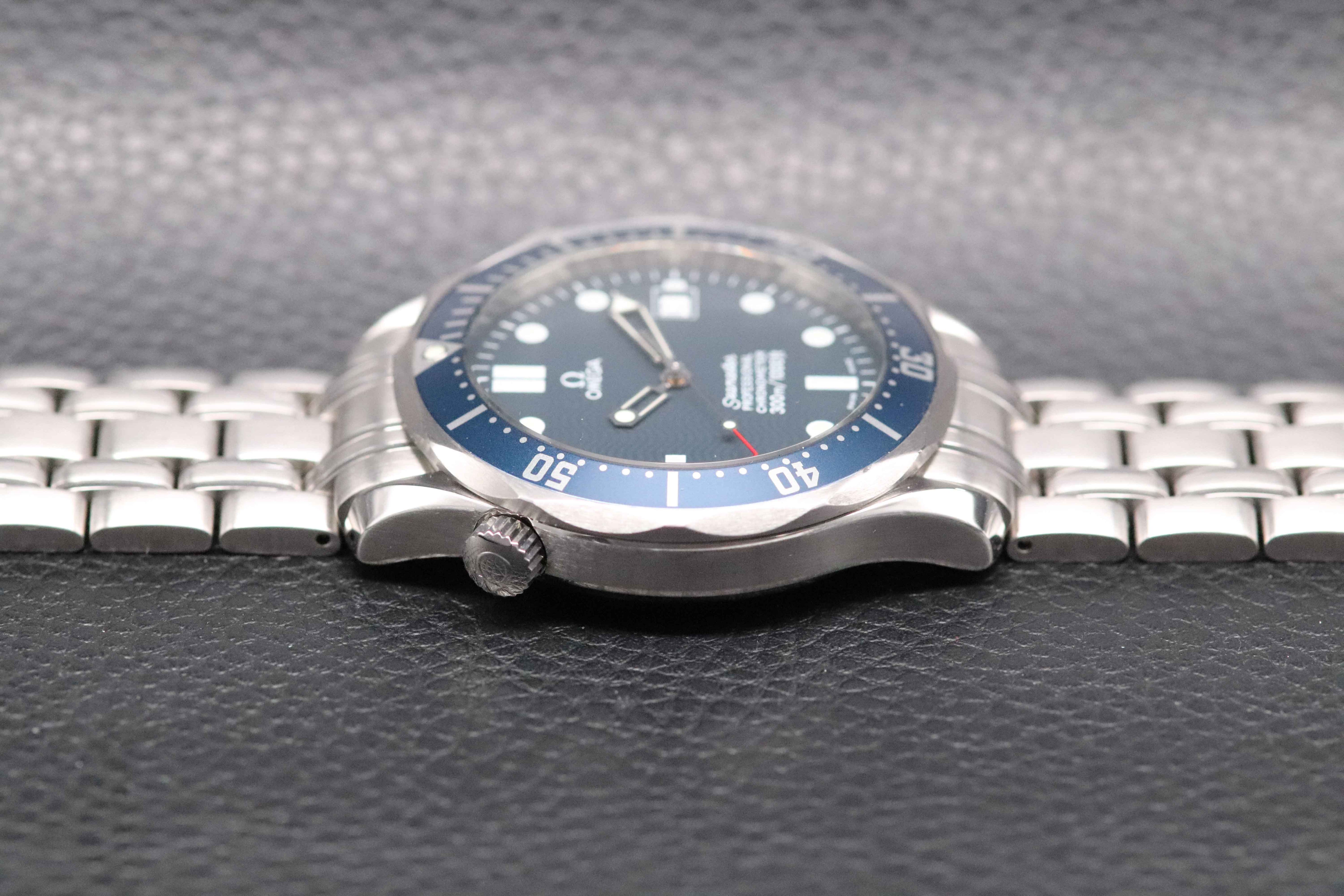 Omega Seamaster 2531.80 James Bond 2004 Papers