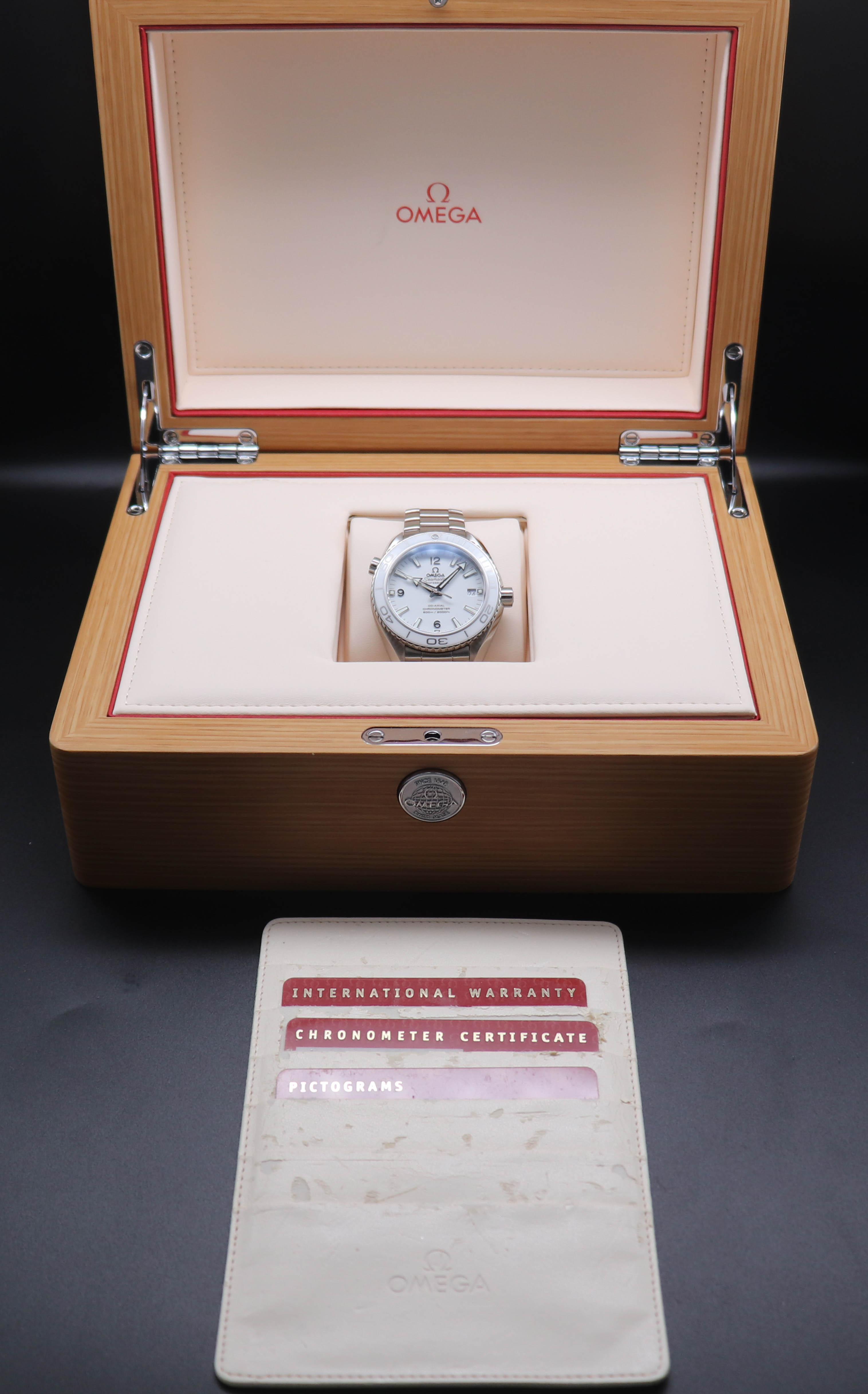Omega Seamaster Planet Ocean 232.30.42.21.04.001 Complete Set 2018 Box + Papers