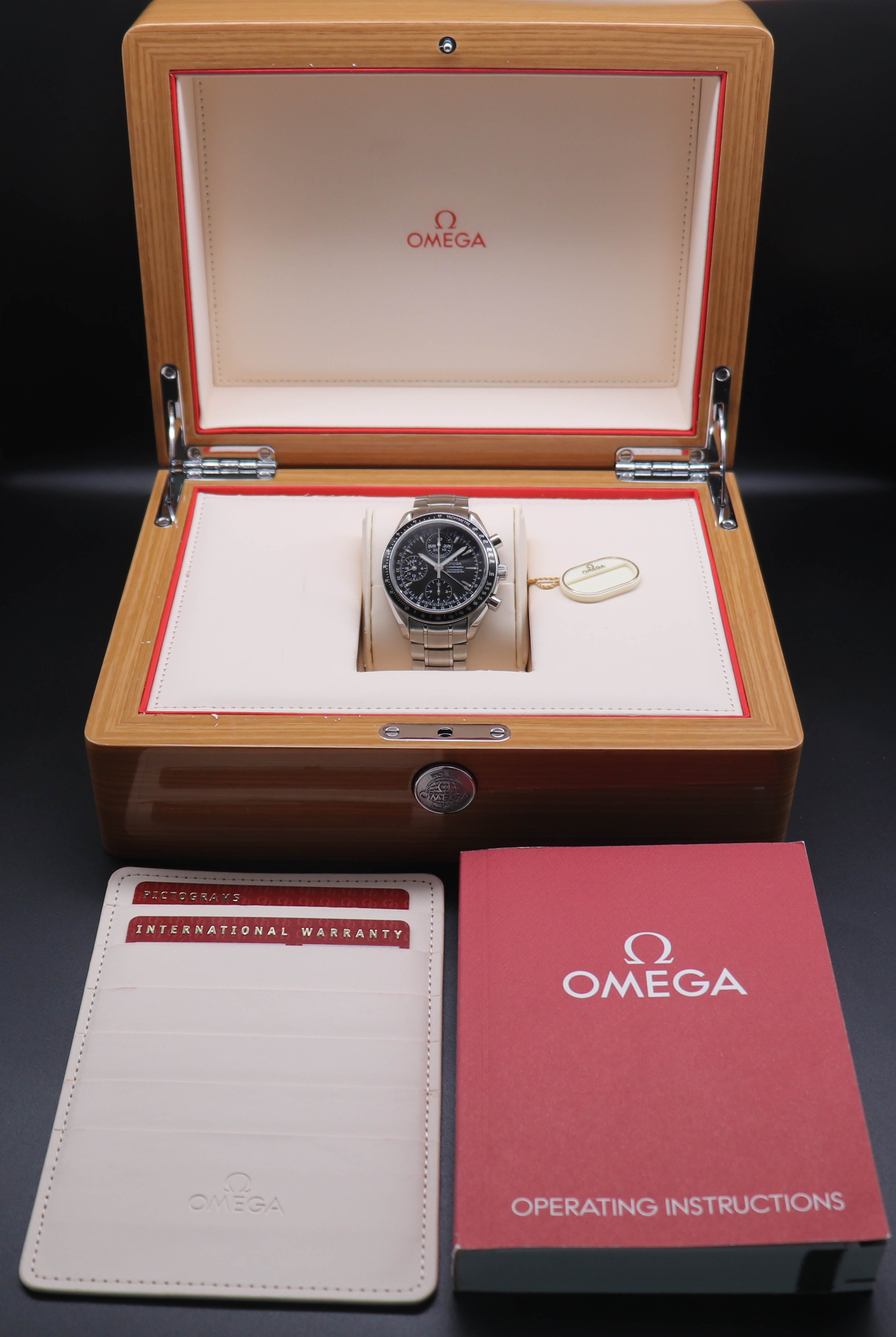 Omega Speedmaster Day Date 3220.50 Complete Set 2012 Box + Papers