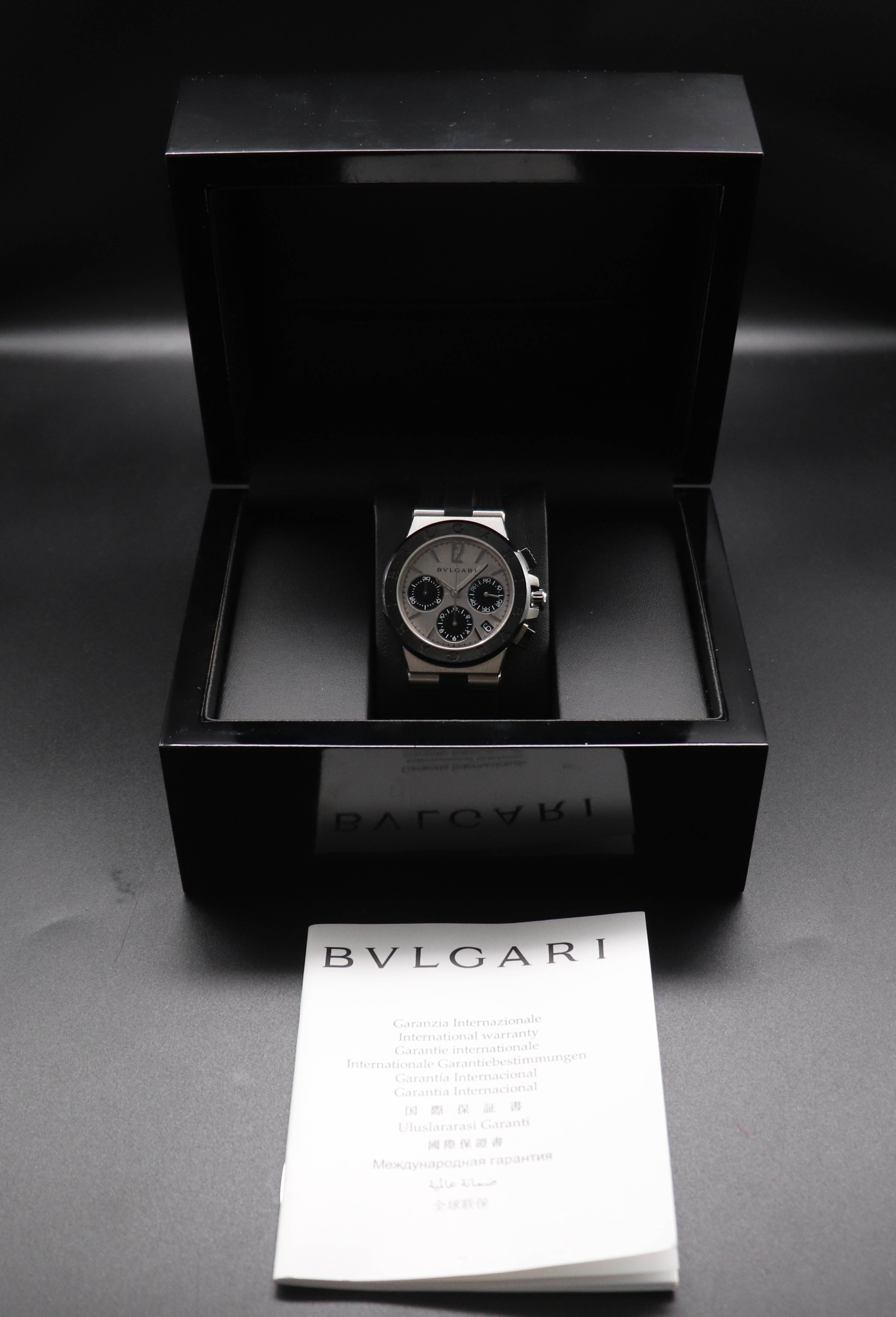 Bulgari Diagono Cronógrafo DG37SCCH, esfera plateada, 2022 PAPERS, con documentación