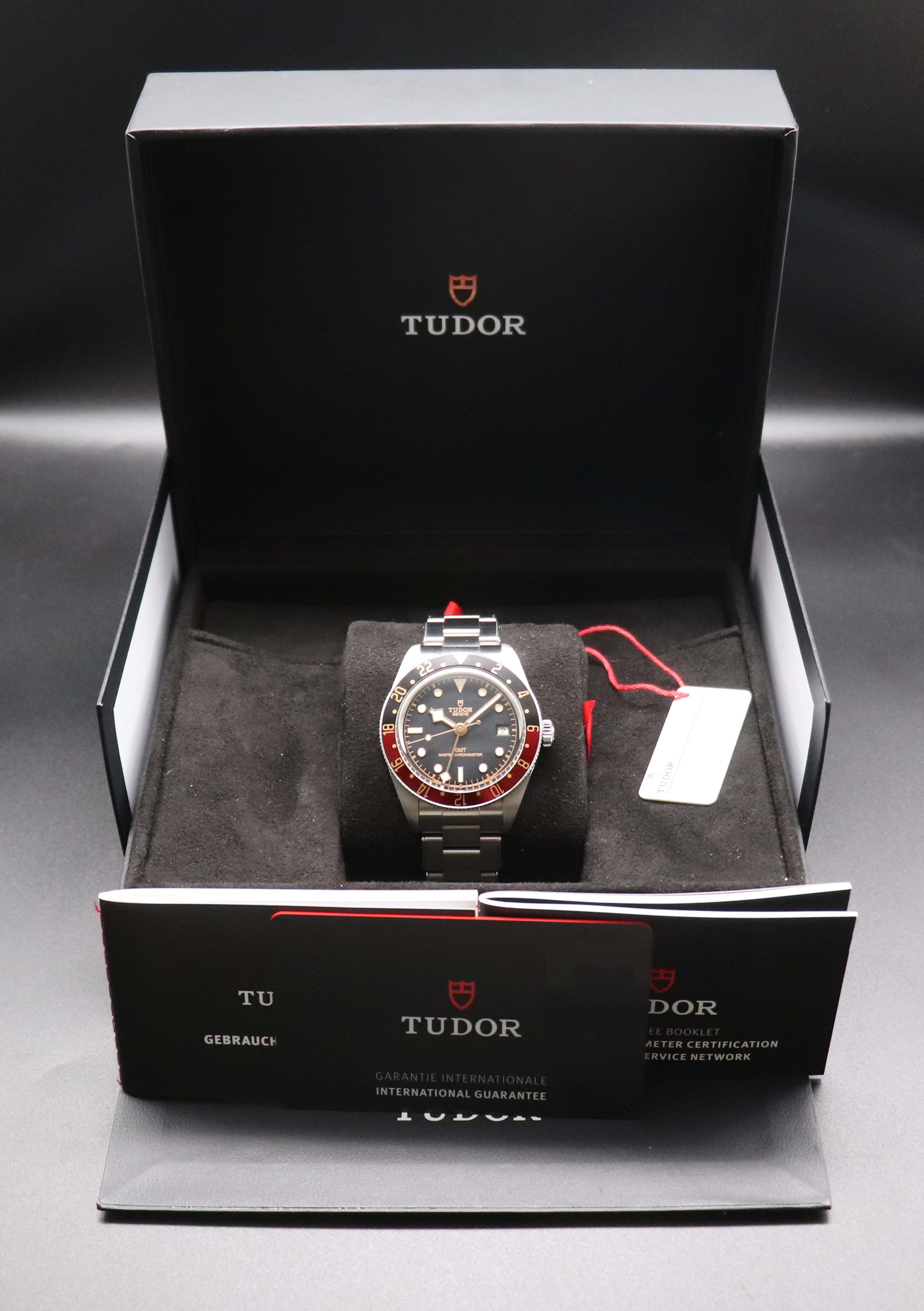Tudor Black Bay GMT 58 M7939G1A0NRU-001 FULLSET 2025 : coffret + PAPERS