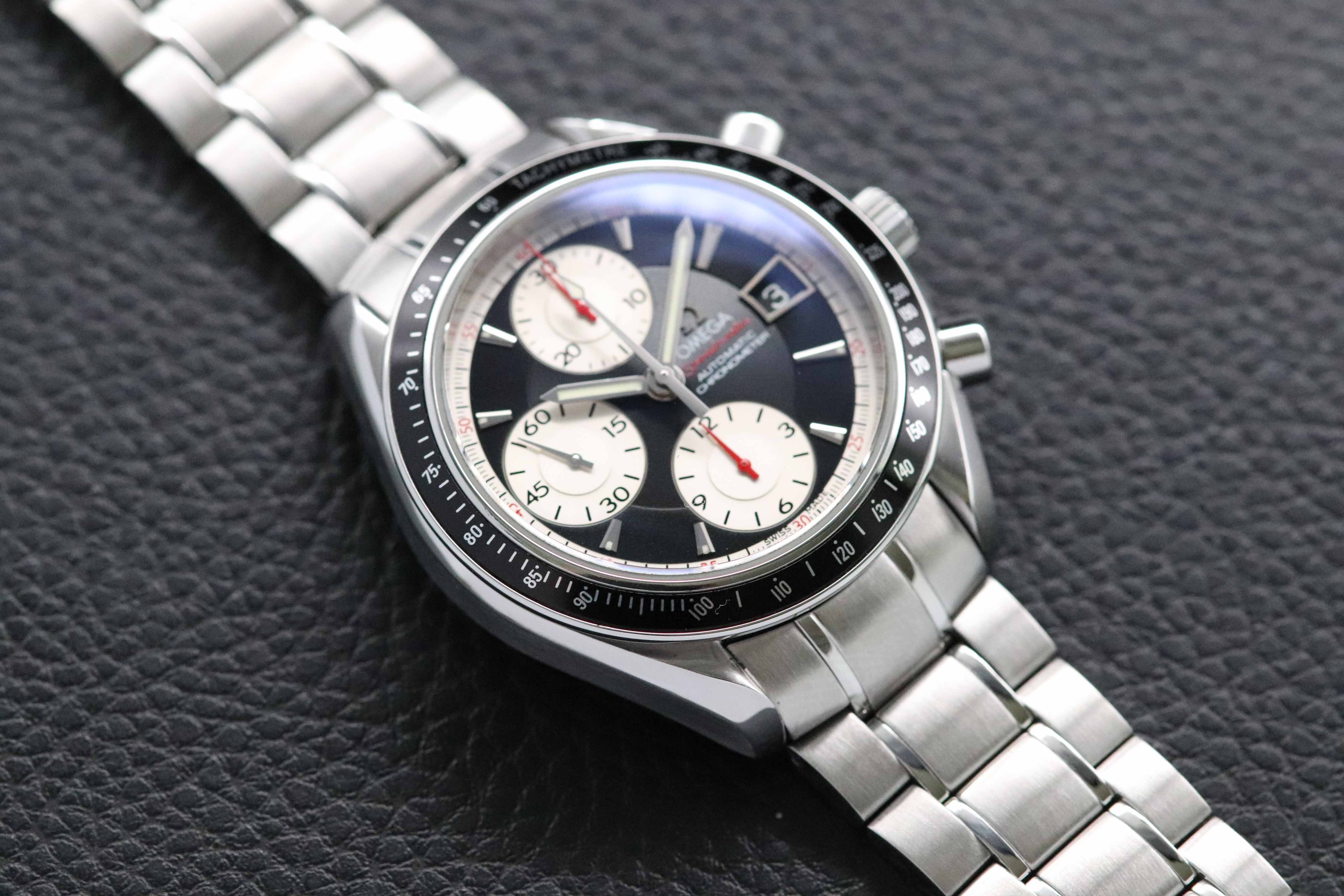 Omega Speedmaster Date 3210.51 cadran noir 2010