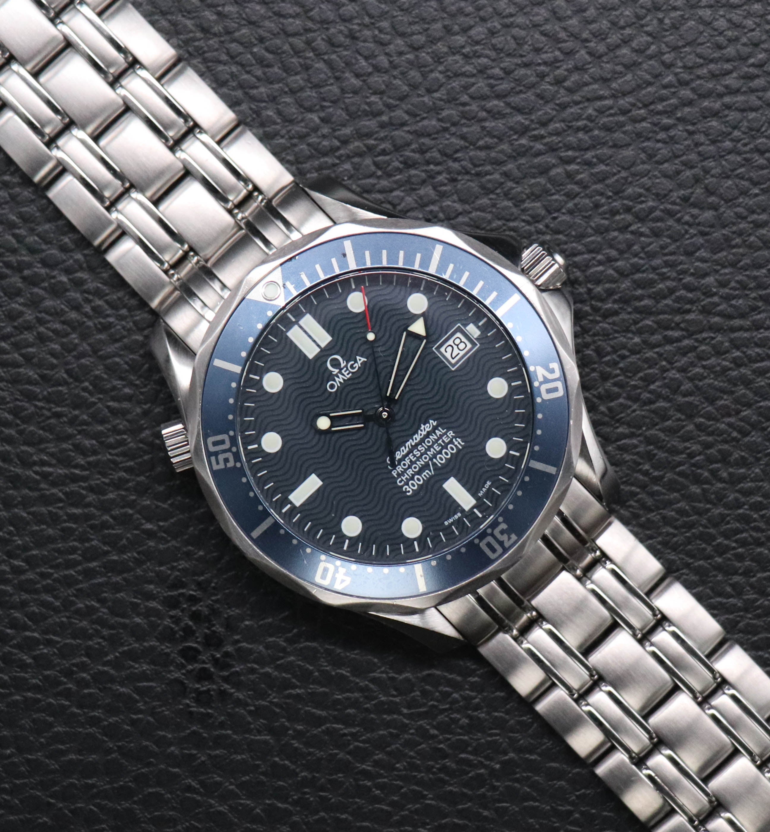 Omega Seamaster 2531.80 James Bond 2004 Papers