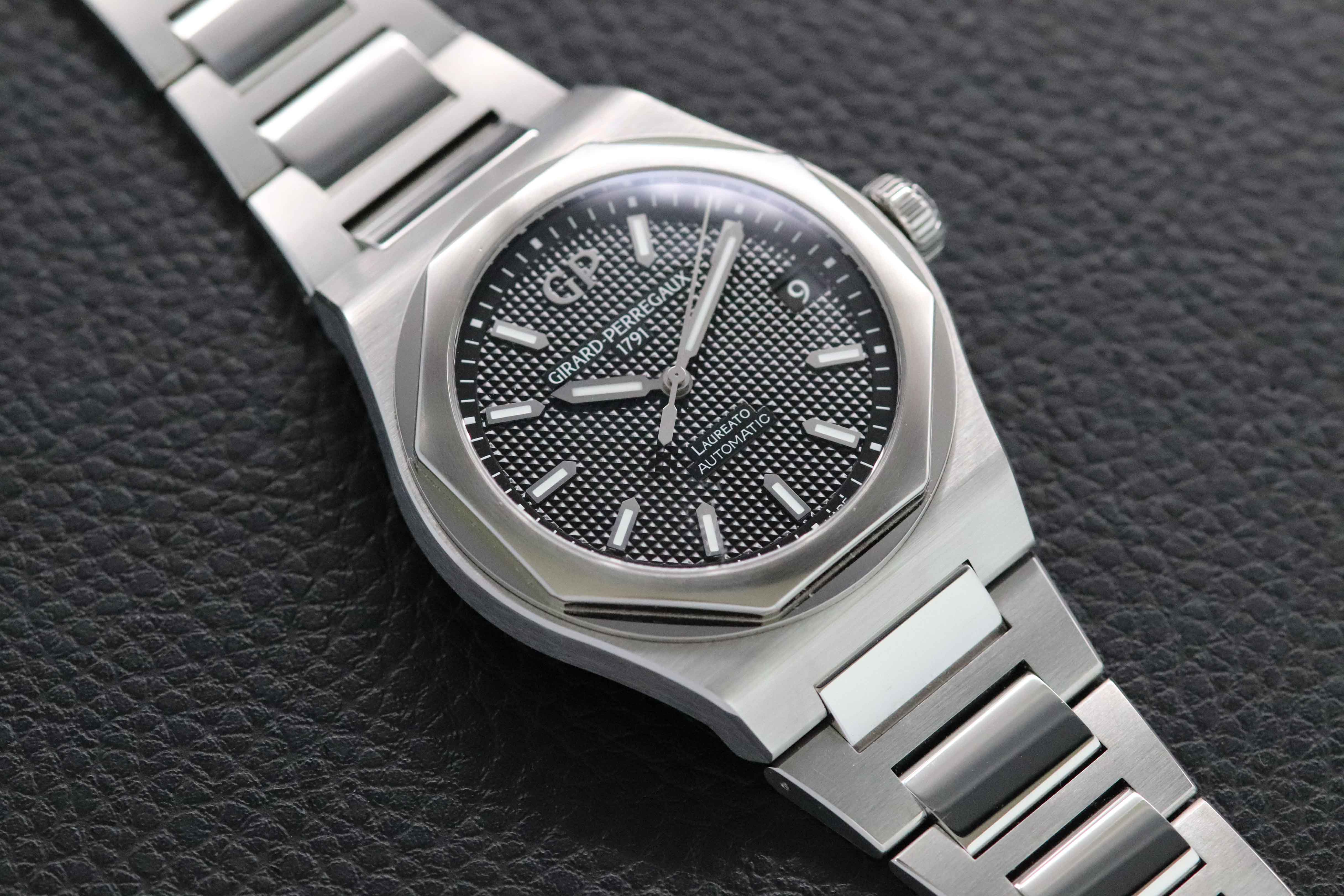 Girard Perregaux Laureato 81010-11-634-11A Fullset 2023 Scatola+carta