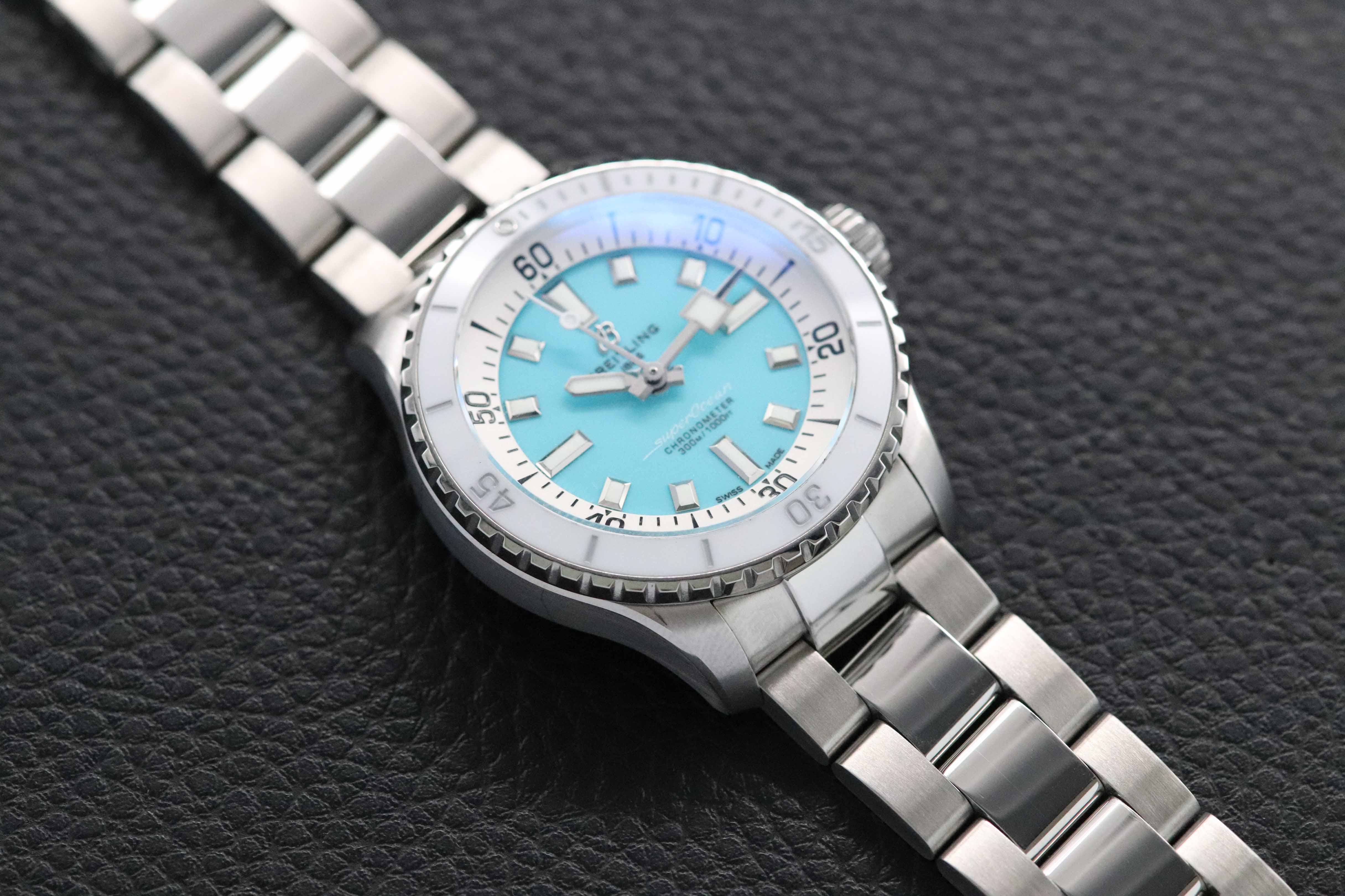 Breitling Superocean 36 A17377 FULLSET 2023 con scatola e PAPERS