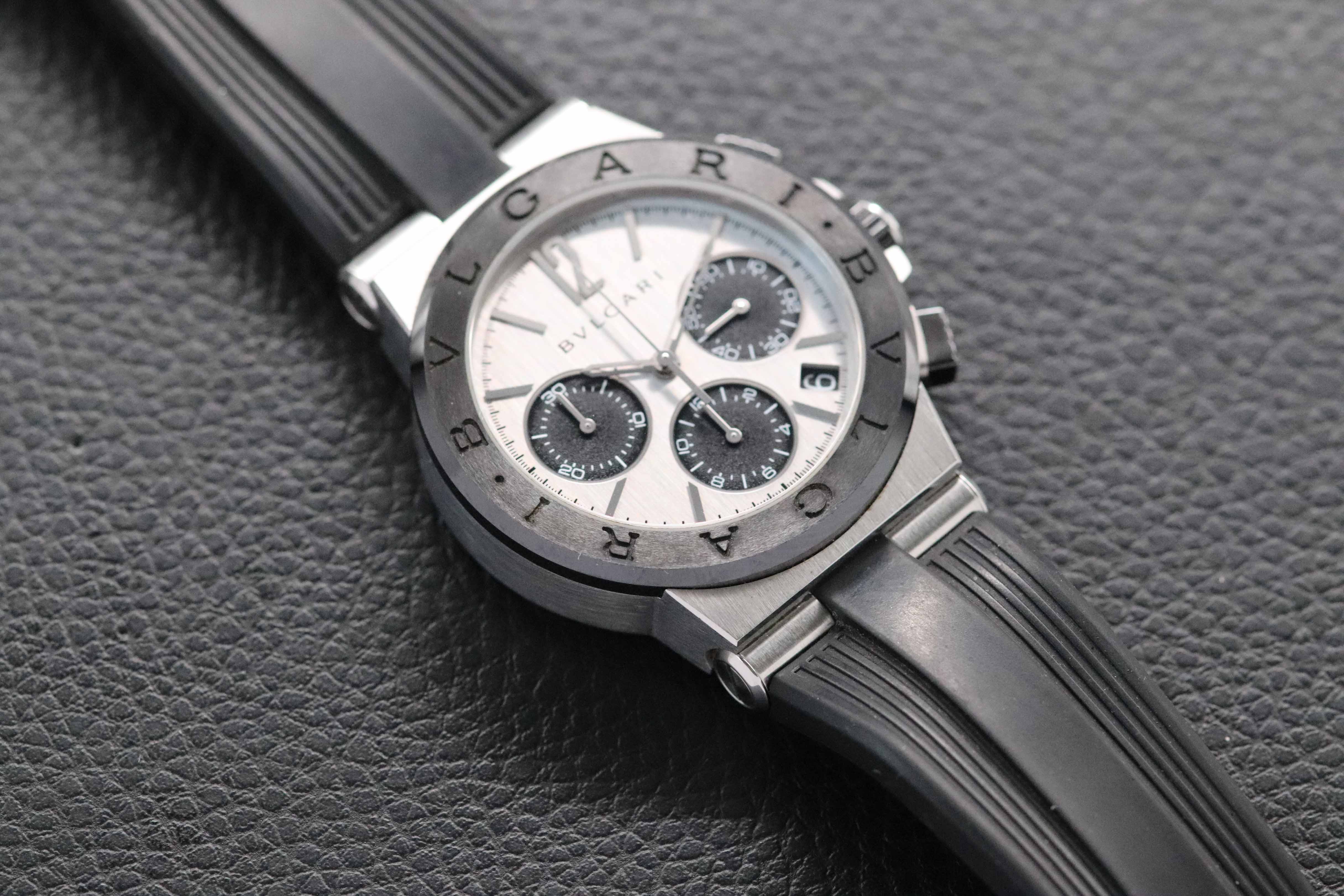 Bulgari Diagono Cronógrafo DG37SCCH, esfera plateada, 2022 PAPERS, con documentación