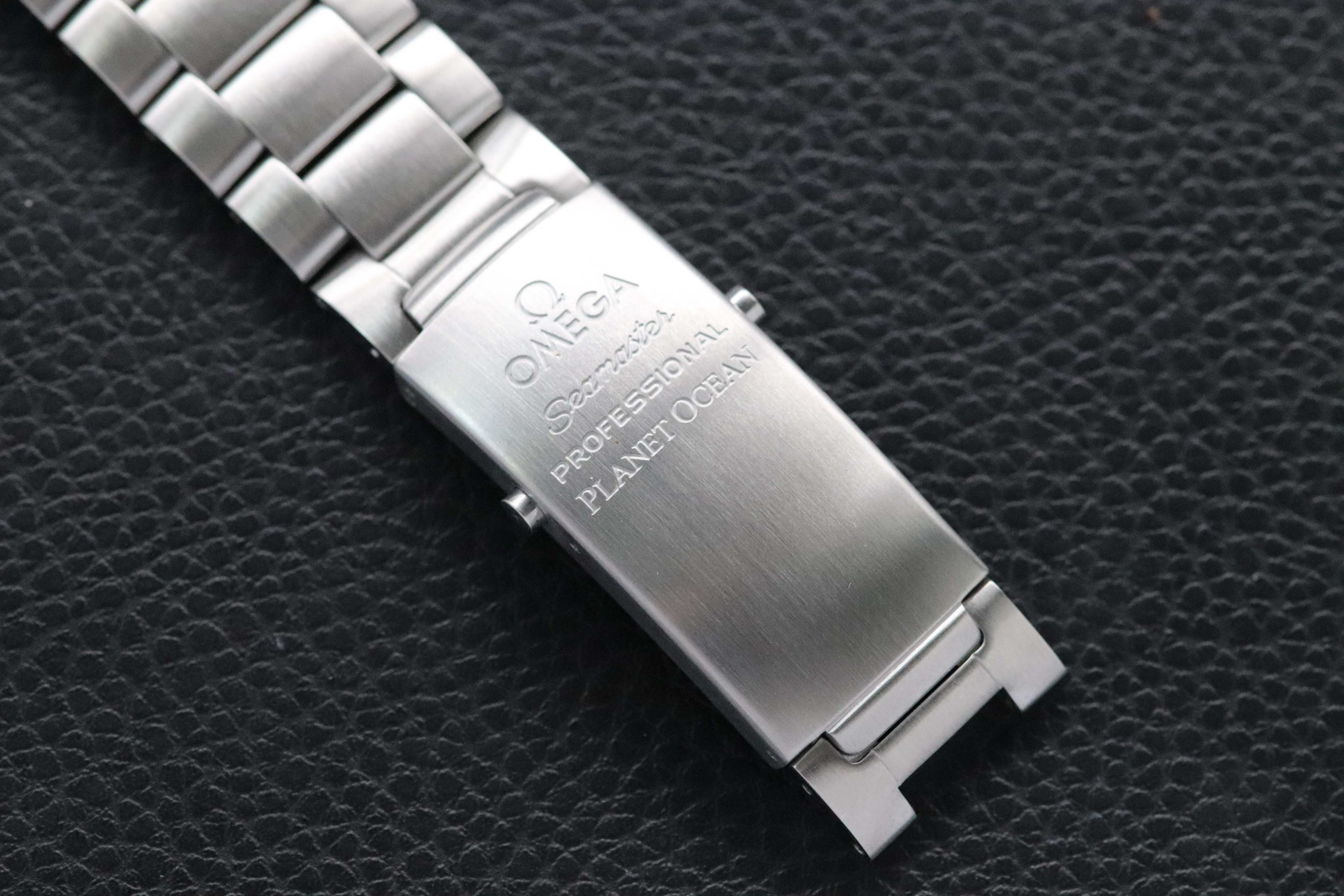 Omega Seamaster Planet Ocean 2201.51, FULLSET de 2008, caja y PAPERS