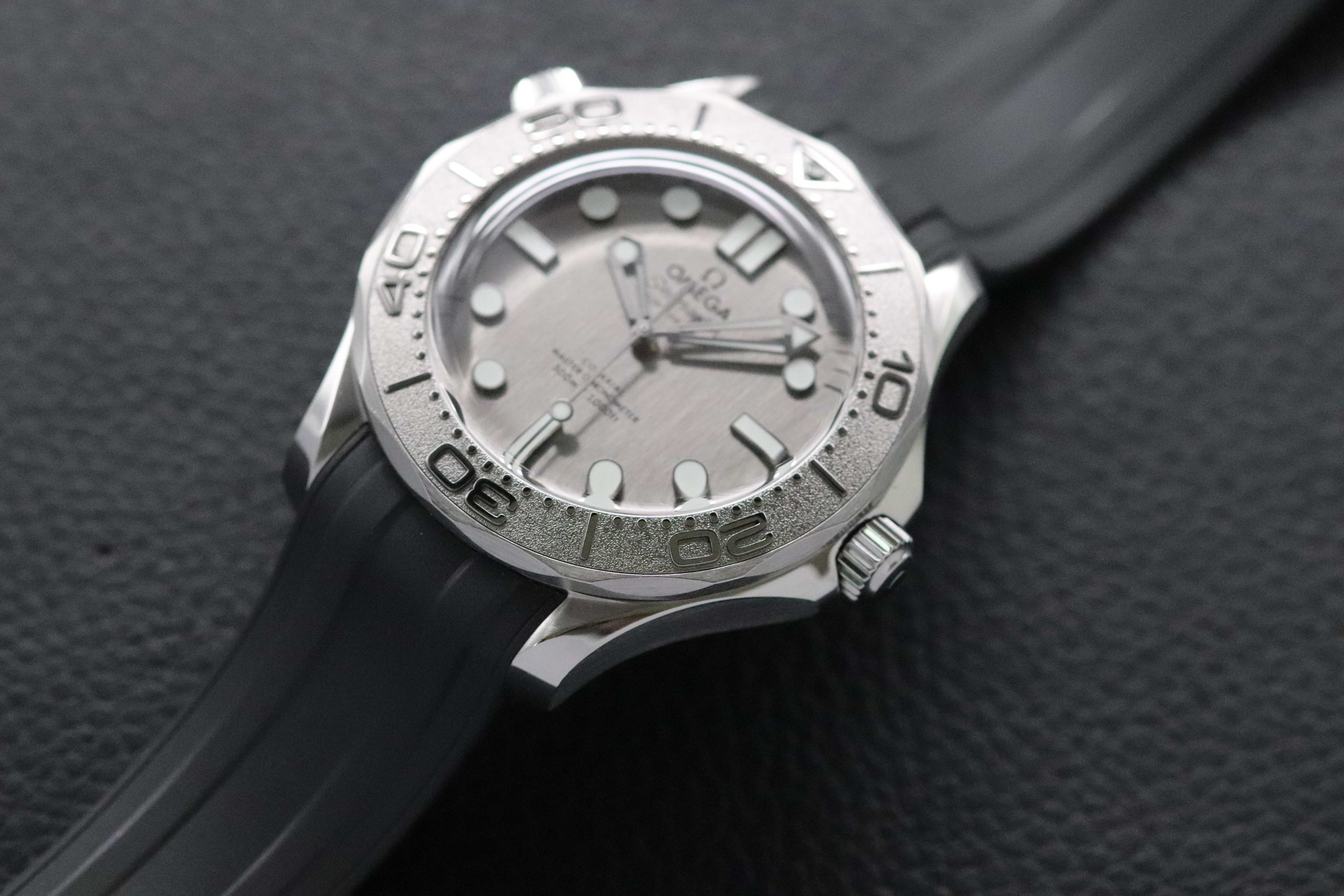 Omega Seamaster Diver 300 210.32.42.20.06.002 Gray Dial 2025