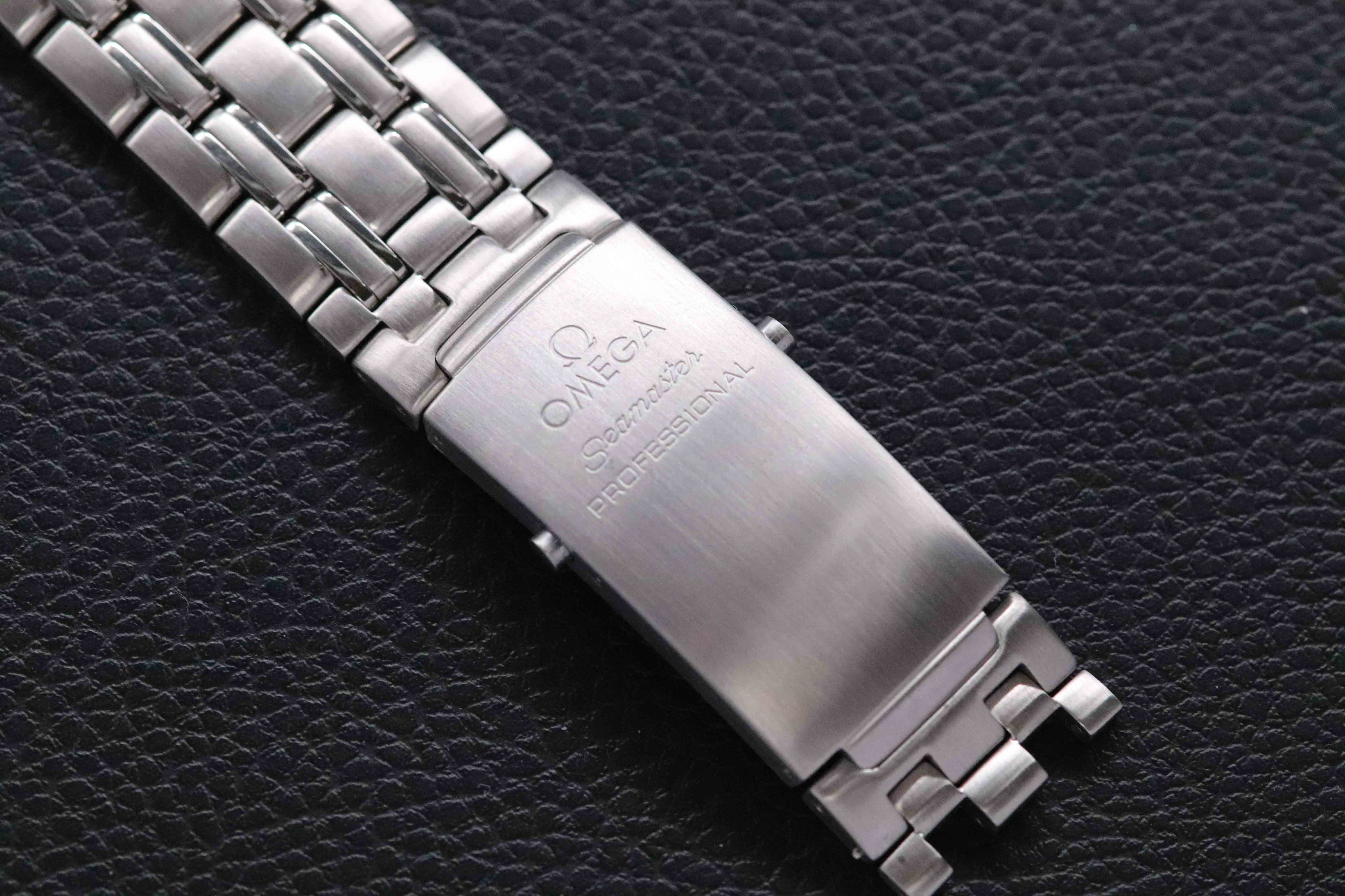 Omega Seamaster 2531.80 James Bond 2005 Papers