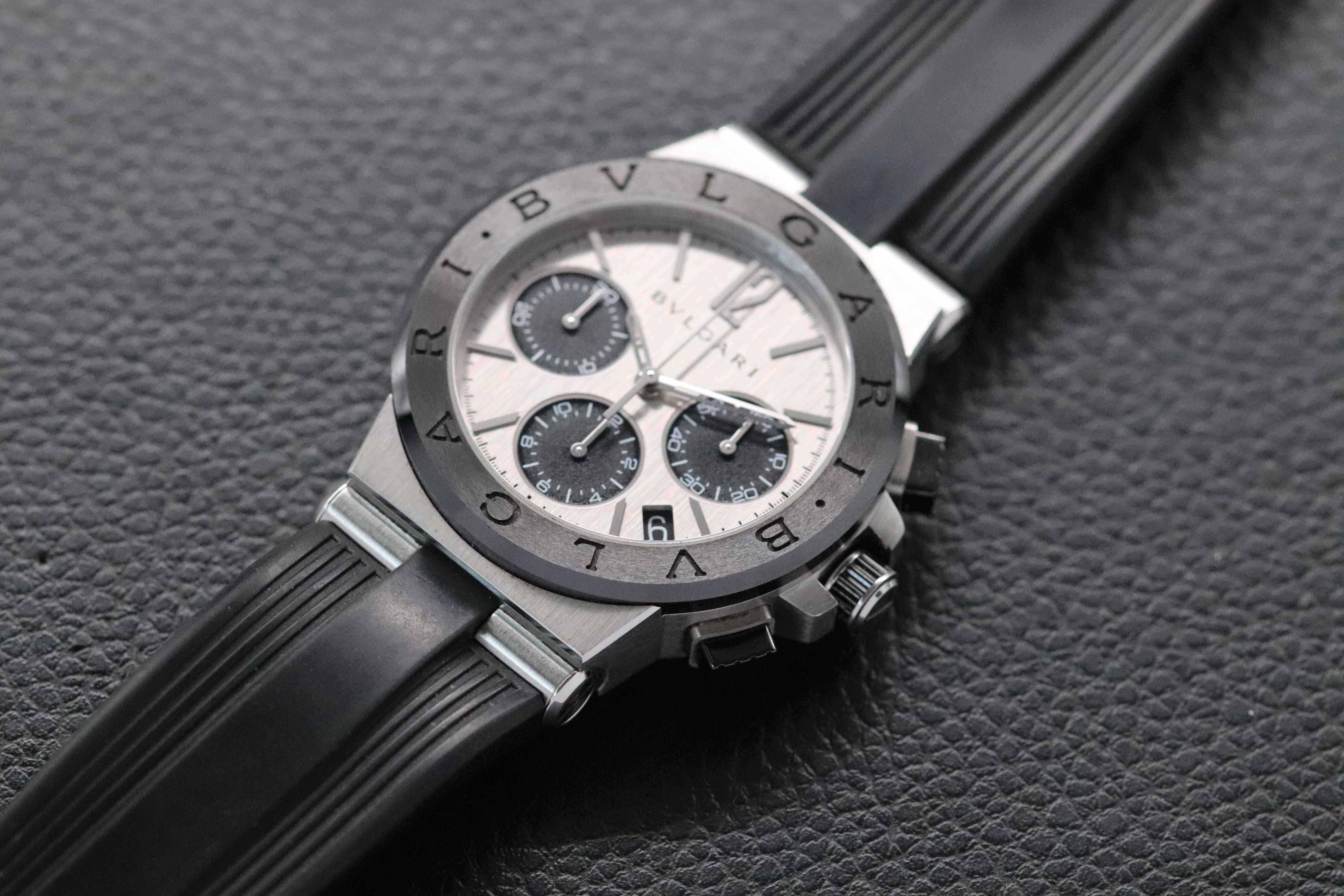 Bulgari Diagono Cronógrafo DG37SCCH, esfera plateada, 2022 PAPERS, con documentación