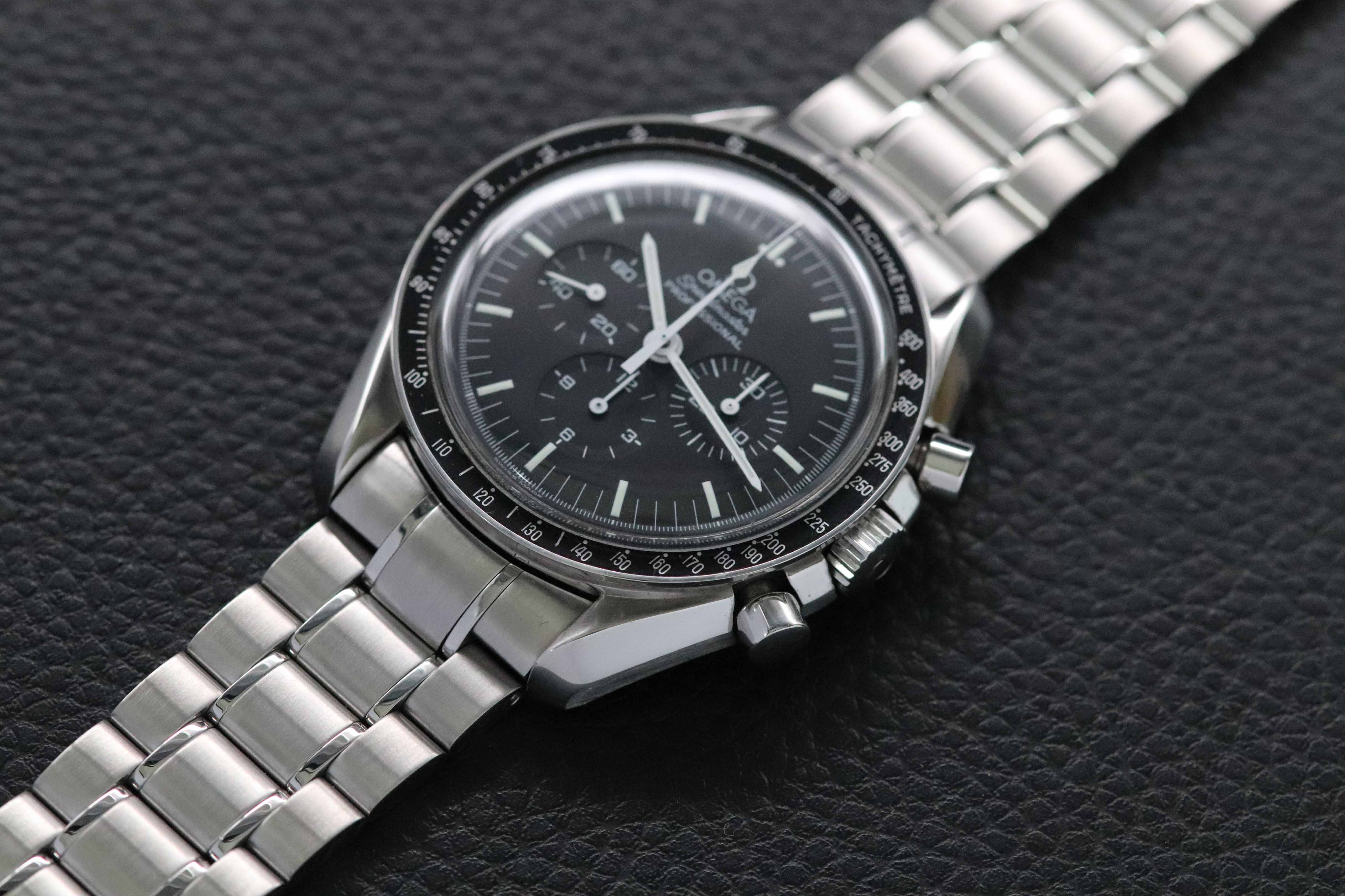 Omega Speedmaster Moonwatch 3570.50 Black Dial 2001