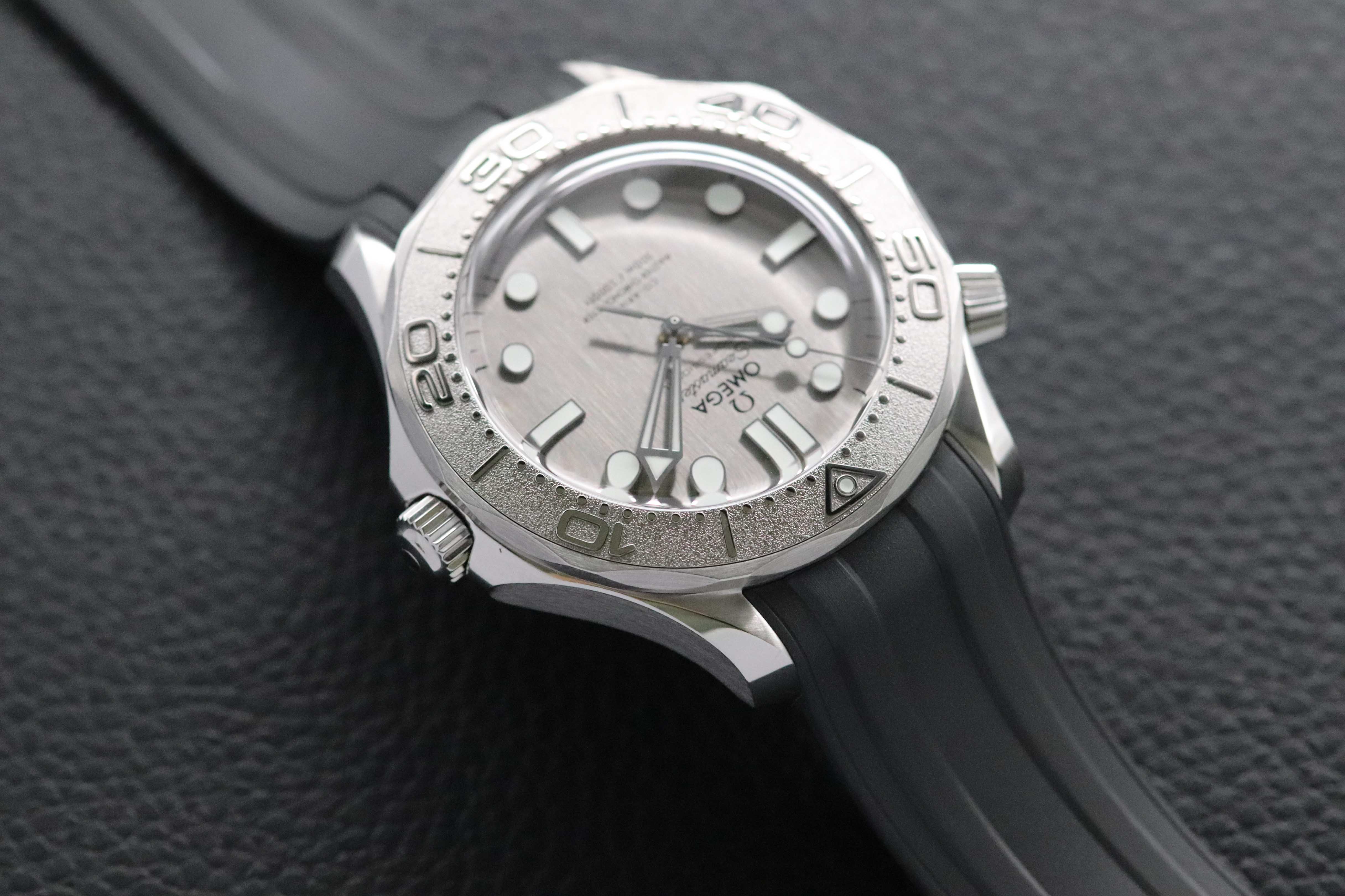 Omega Seamaster Diver 300 210.32.42.20.06.002 Gray Dial 2025