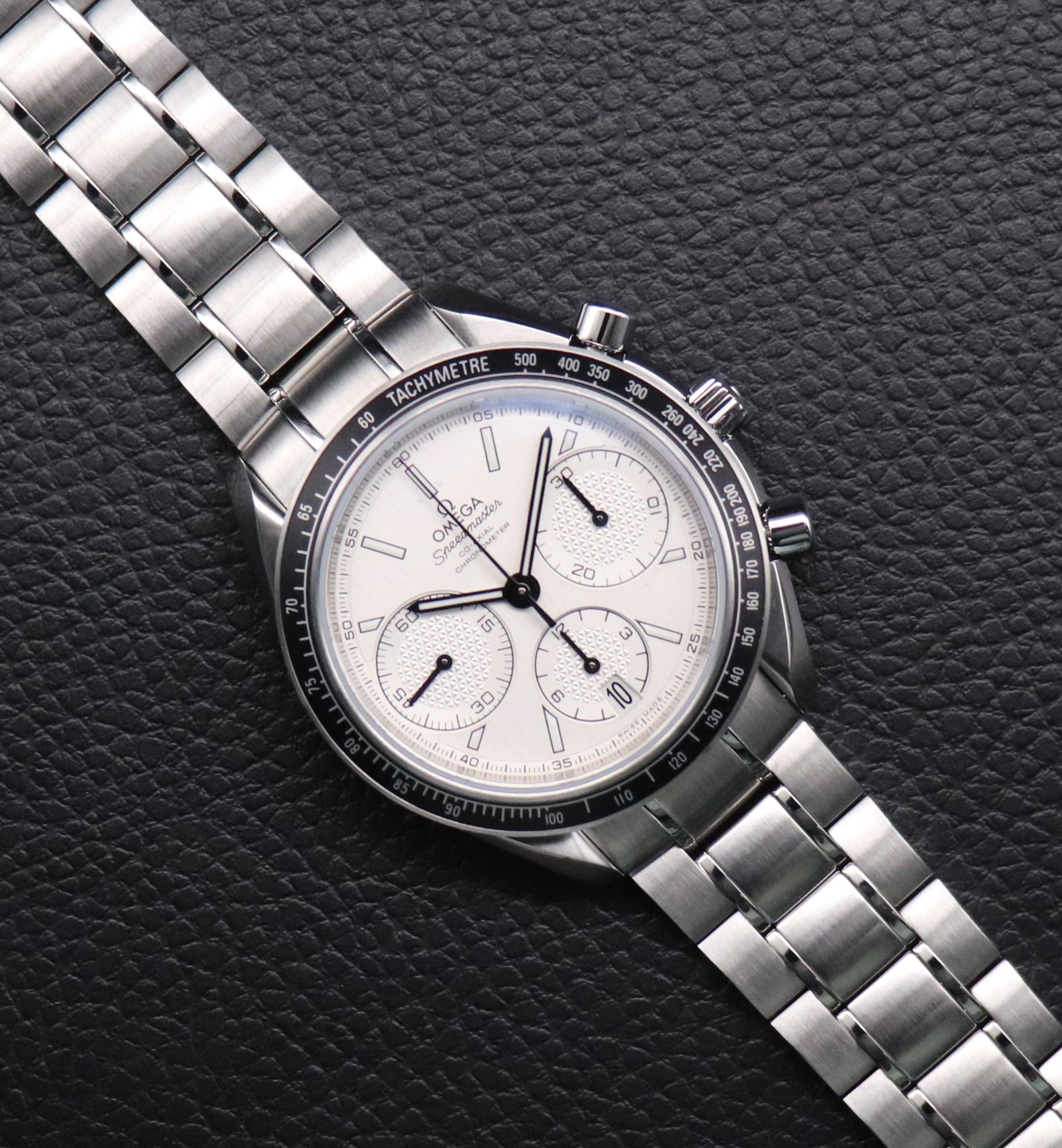 Omega Speedmaster Racing 326.30.40.50.02.001 Albino 2022 Fullset